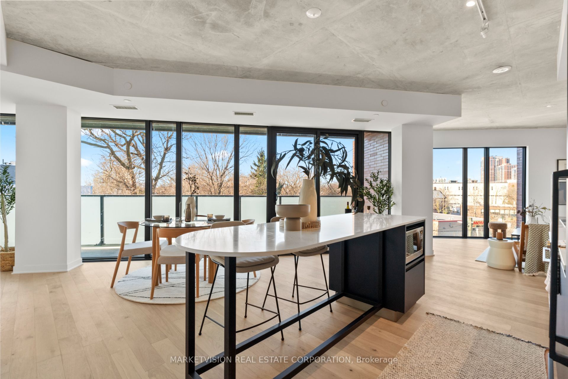 2625 Dundas Street W 405, Toronto, ON M6P 0C5
