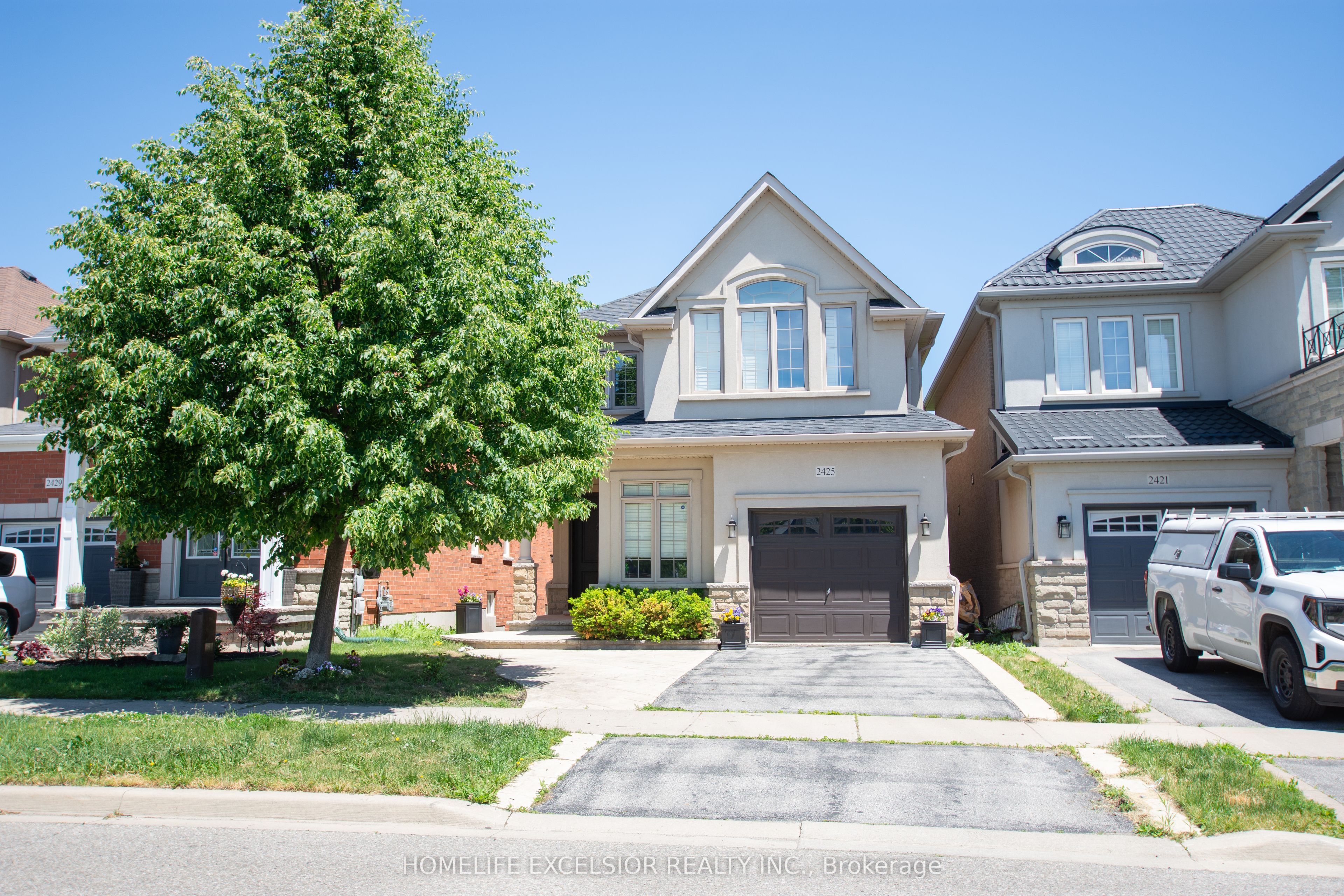 2425 QUETICO Crescent, Oakville, ON L6M 0R4 photo 2
