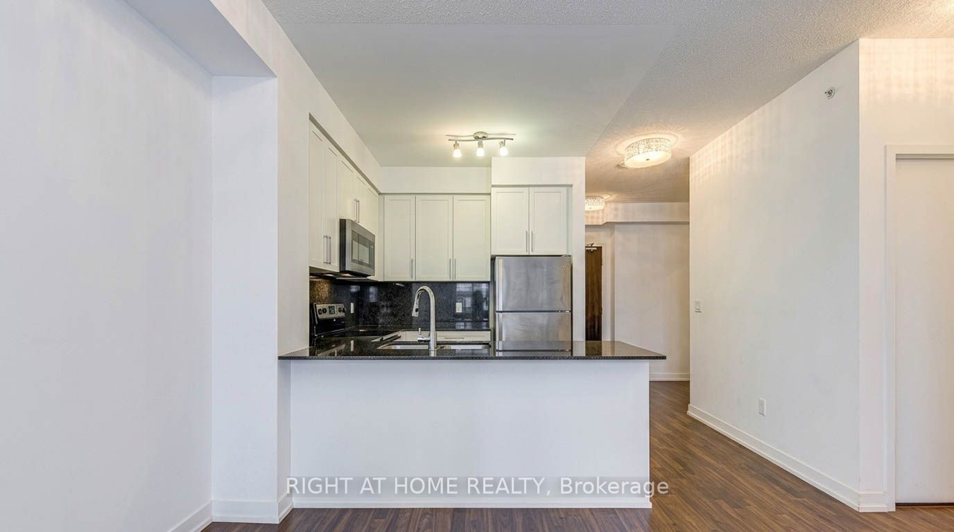 840 Queens Plate Drive 704, Toronto, ON M9W 0E7 photo 4
