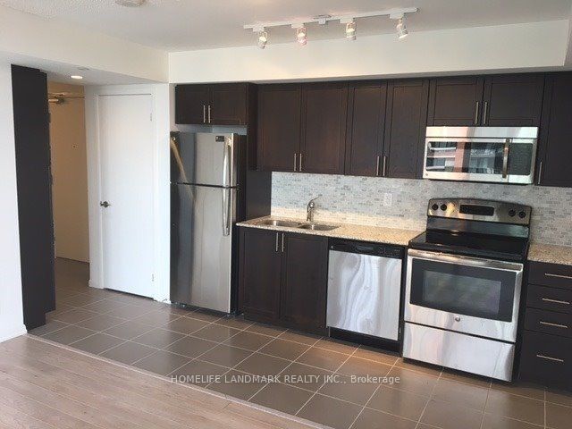 830 Lawrence Avenue W 1505, Toronto, ON M6A 0B6 photo 5