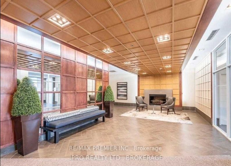 3391 Bloor Street W 411, Toronto, ON M8X 1G3 photo 2