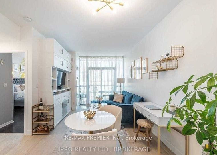3391 Bloor Street W 411, Toronto, ON M8X 1G3 photo 4