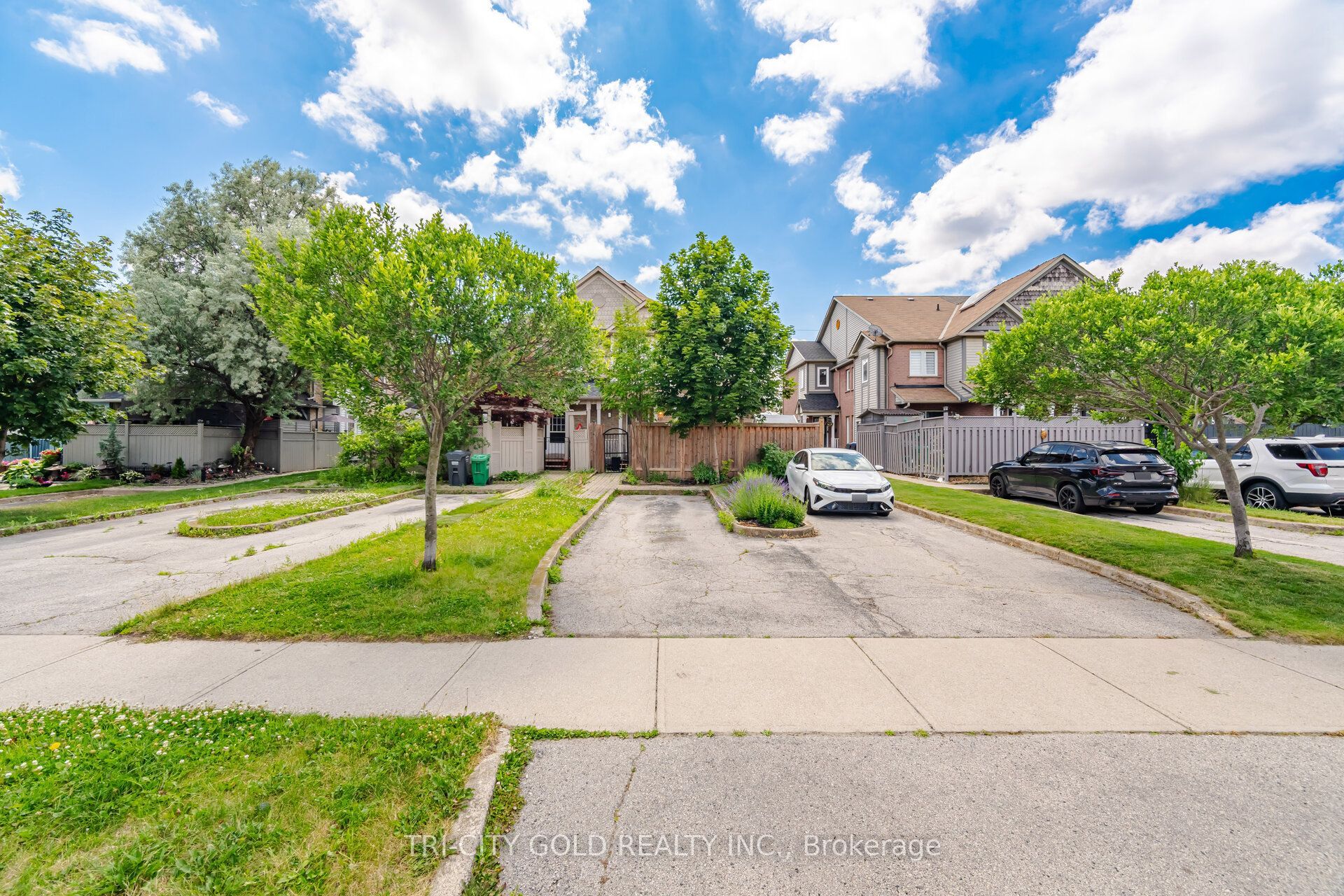 111 Chipmunk Crescent, Brampton, ON L6R 1B4 photo 5