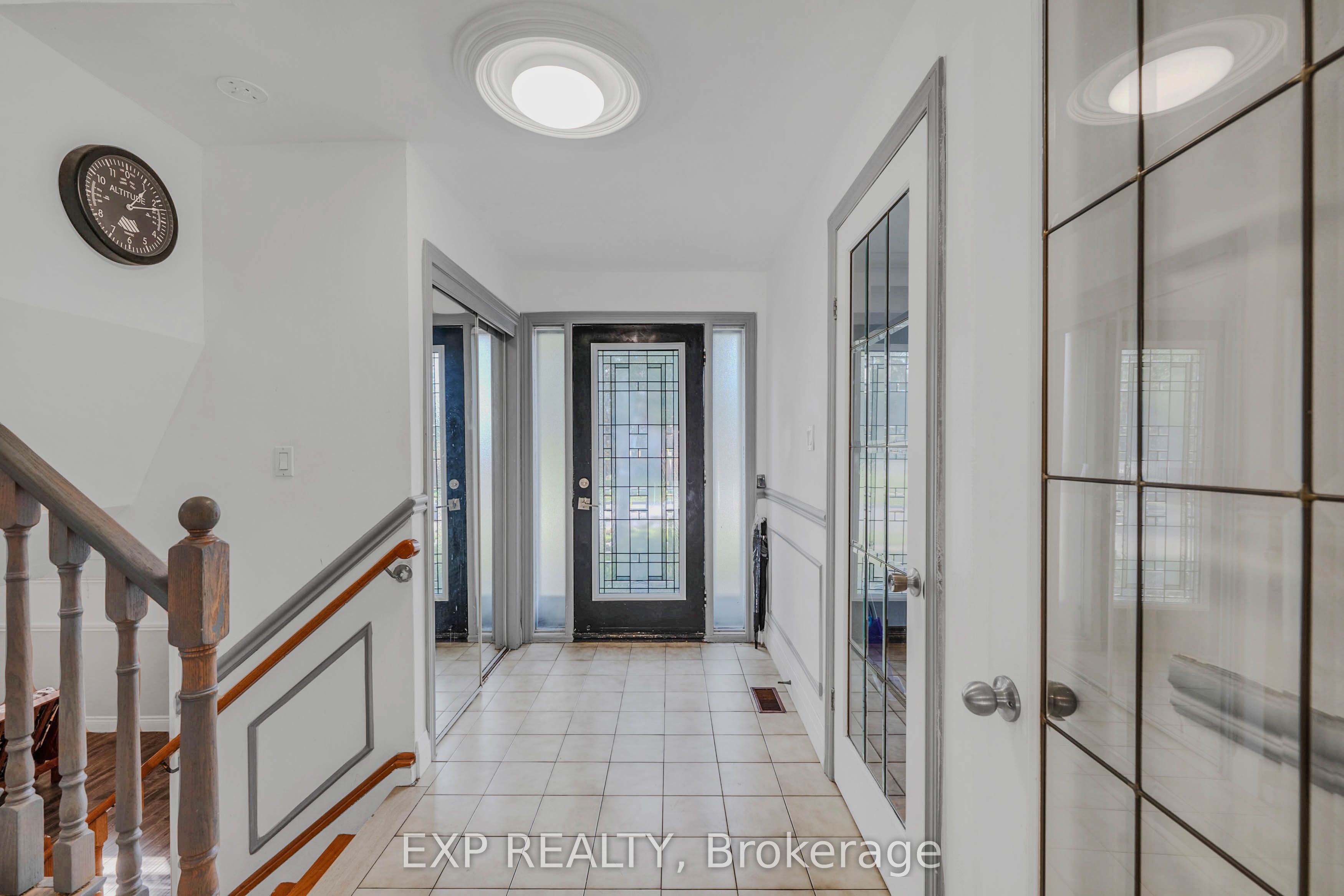 7201 Sigsbee Drive, Mississauga, ON L4T 3L6 photo 4