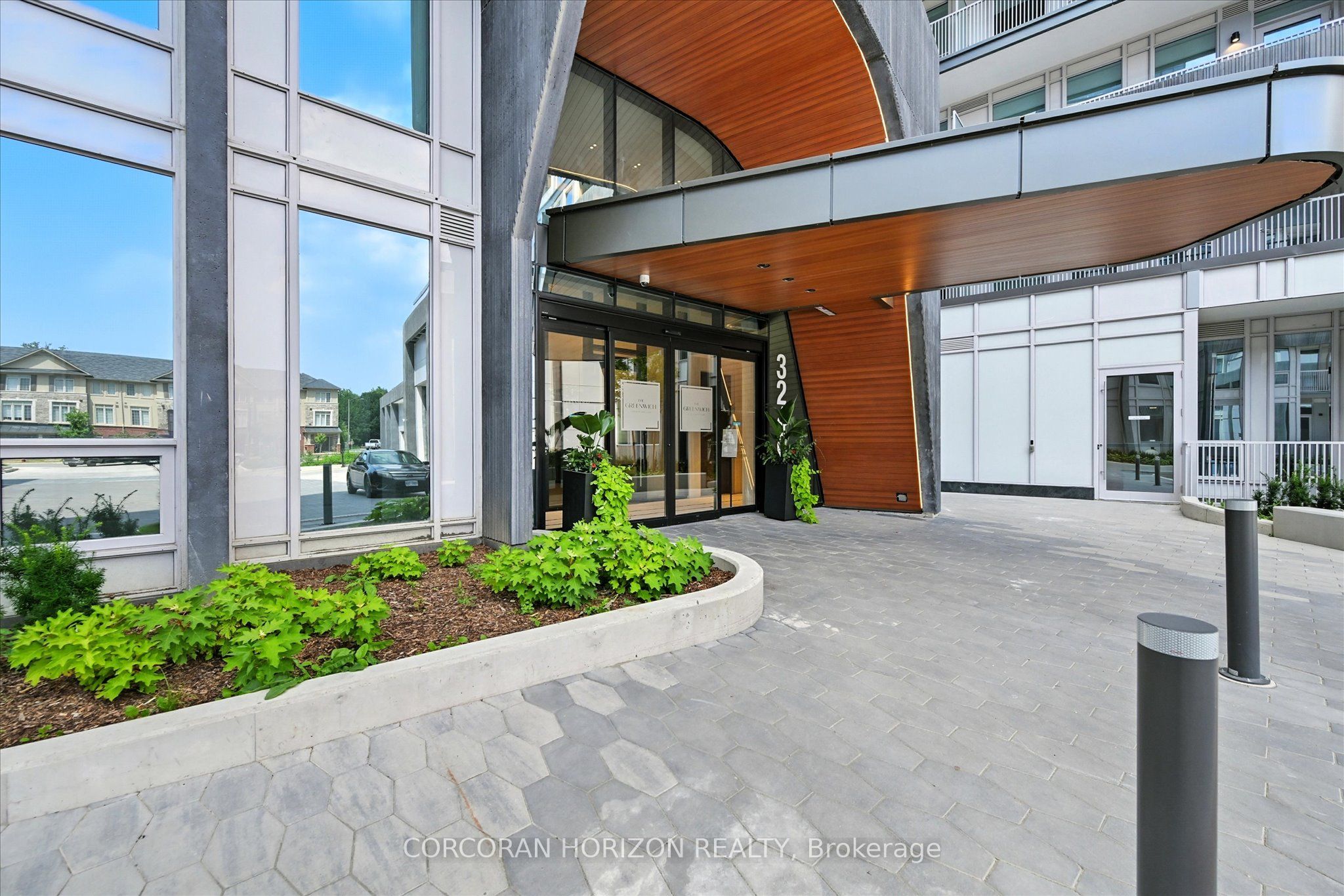 3240 William Coltson Avenue 810, Oakville, ON L6H 8C8 photo 2