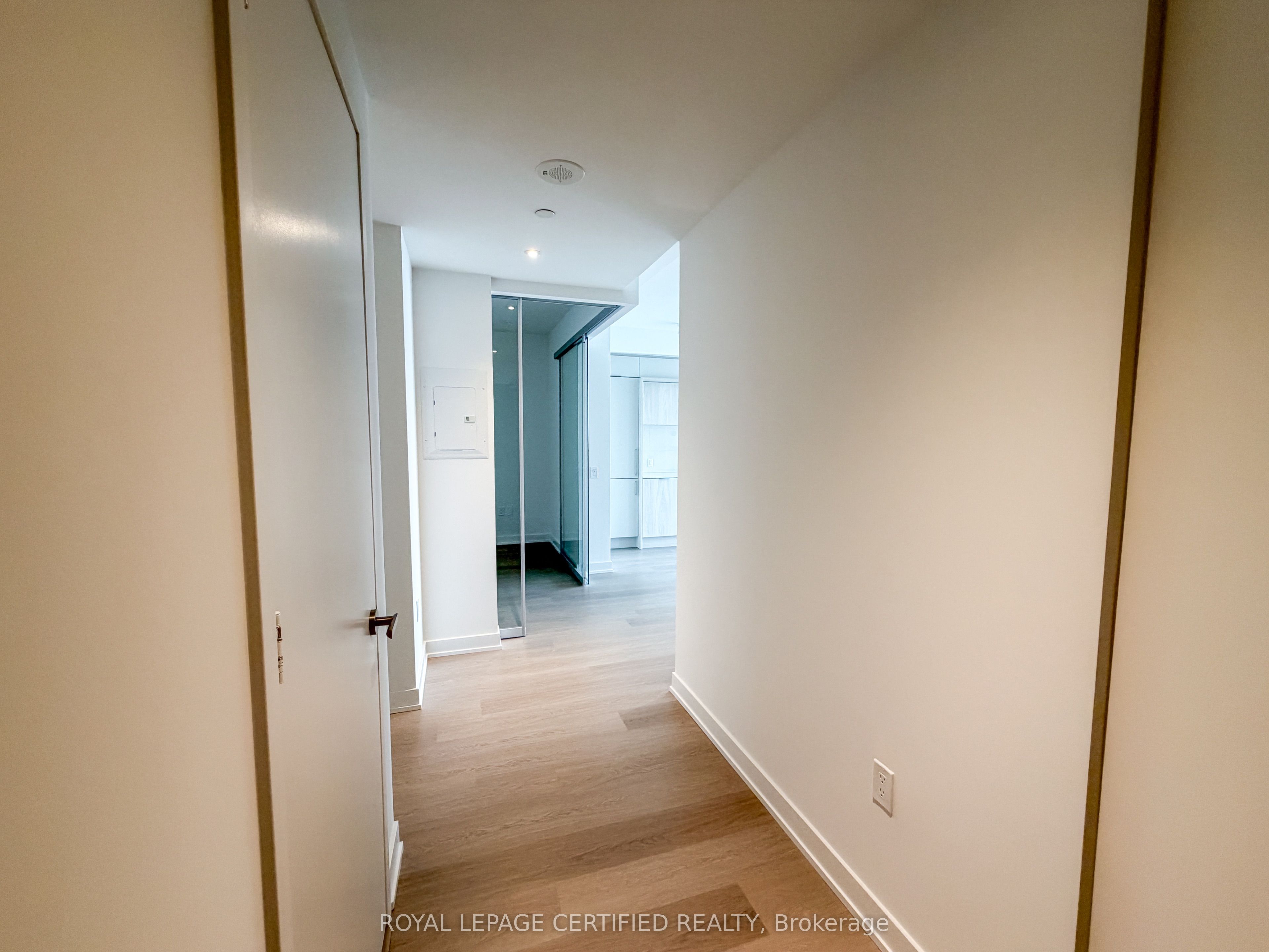 448 Burnhamthorpe Rd W N/A 6407, Mississauga, ON L5B 0R4 photo 2