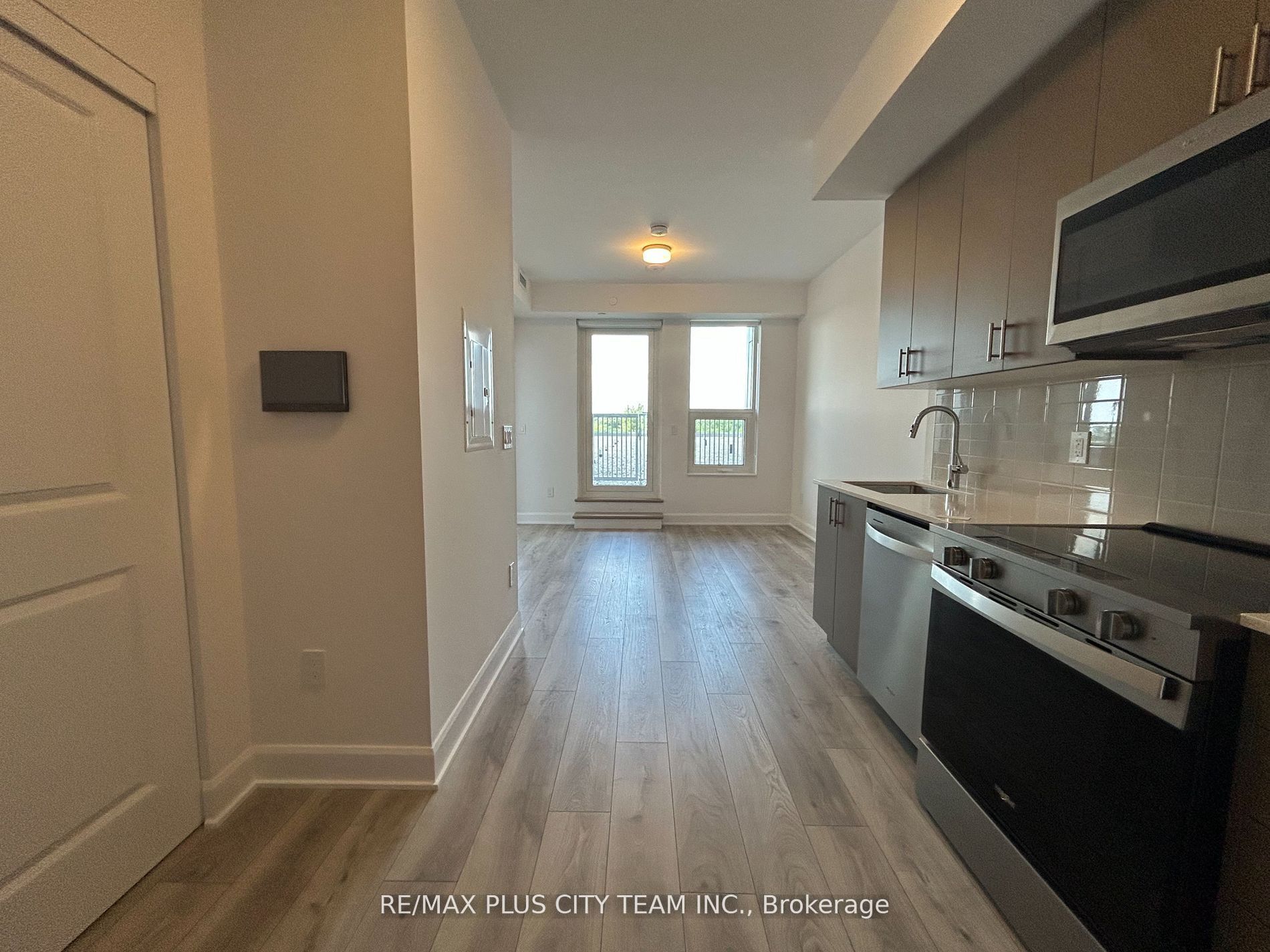 3240 William Coltson Avenue 506, Oakville, ON L6H 8C8 photo 4