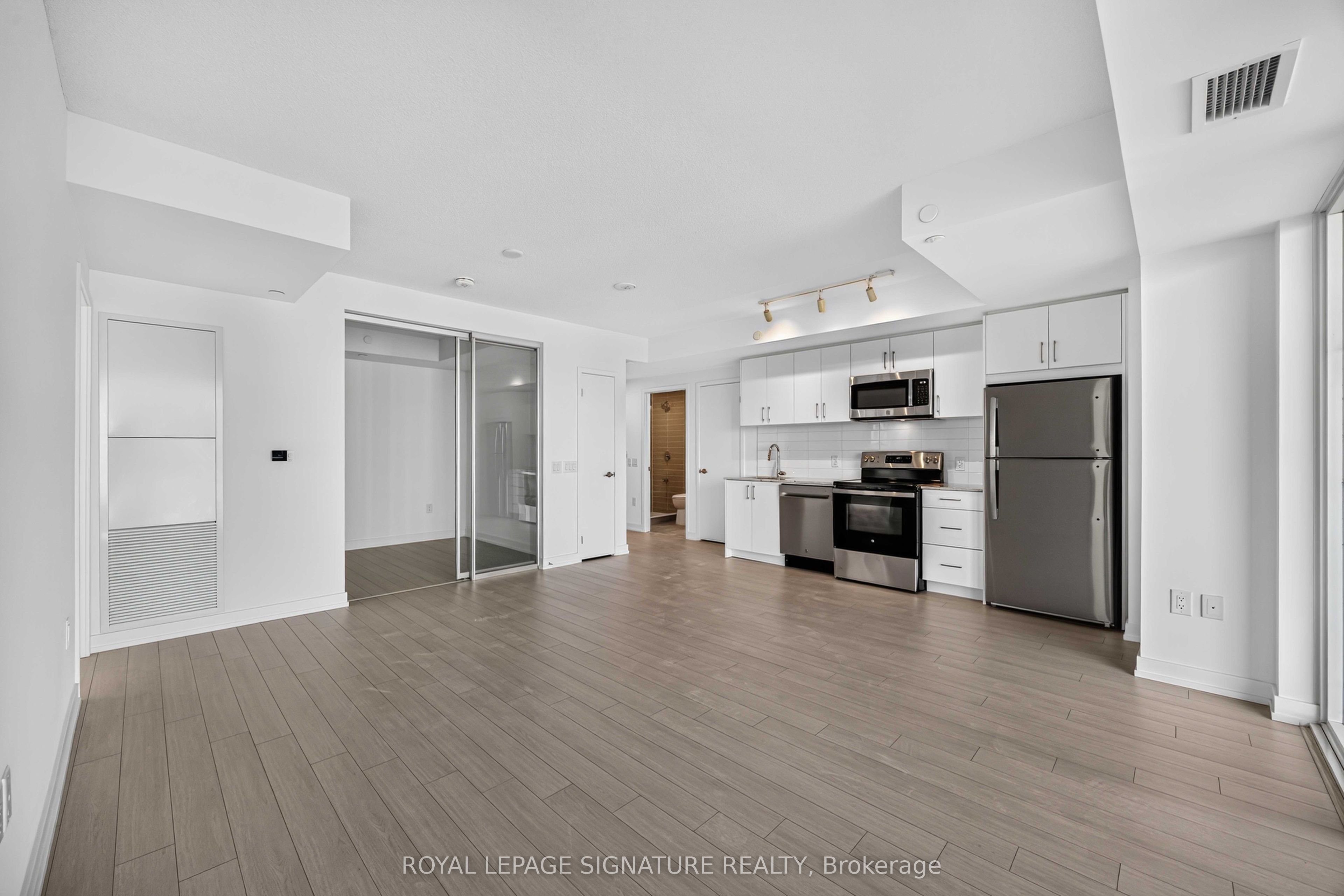 4010 Eglinton Avenue W 1021, Toronto, ON M9A 0G5 photo 4
