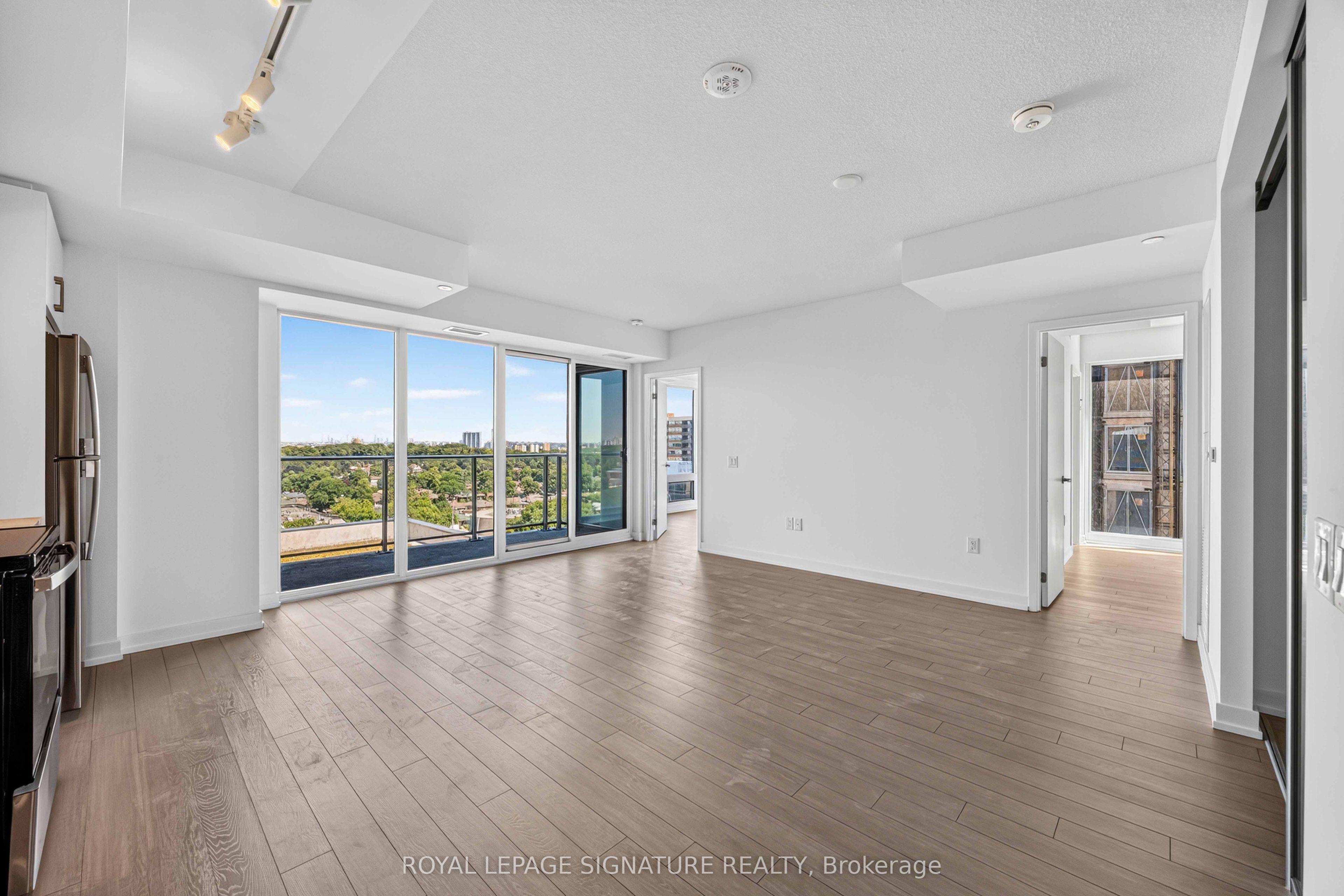 4010 Eglinton Avenue W 1021, Toronto, ON M9A 0G5 photo 5