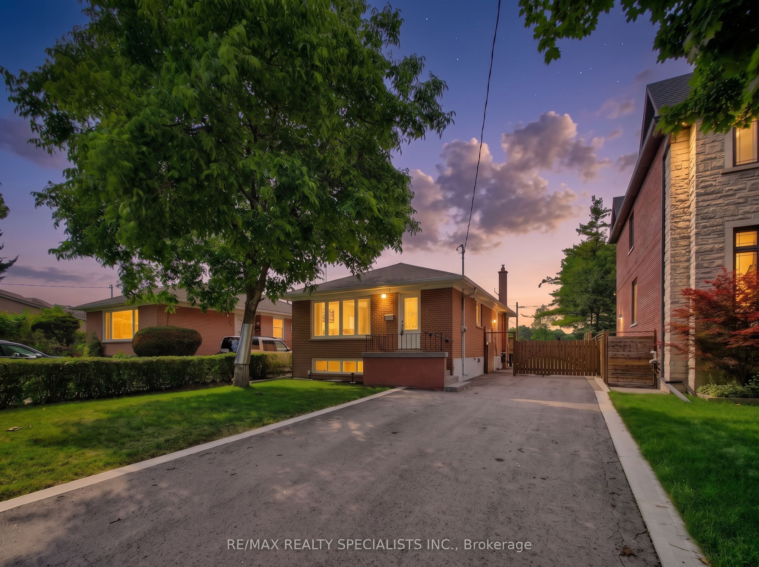 94 Eringate Drive, Toronto, ON M9C 3Z6