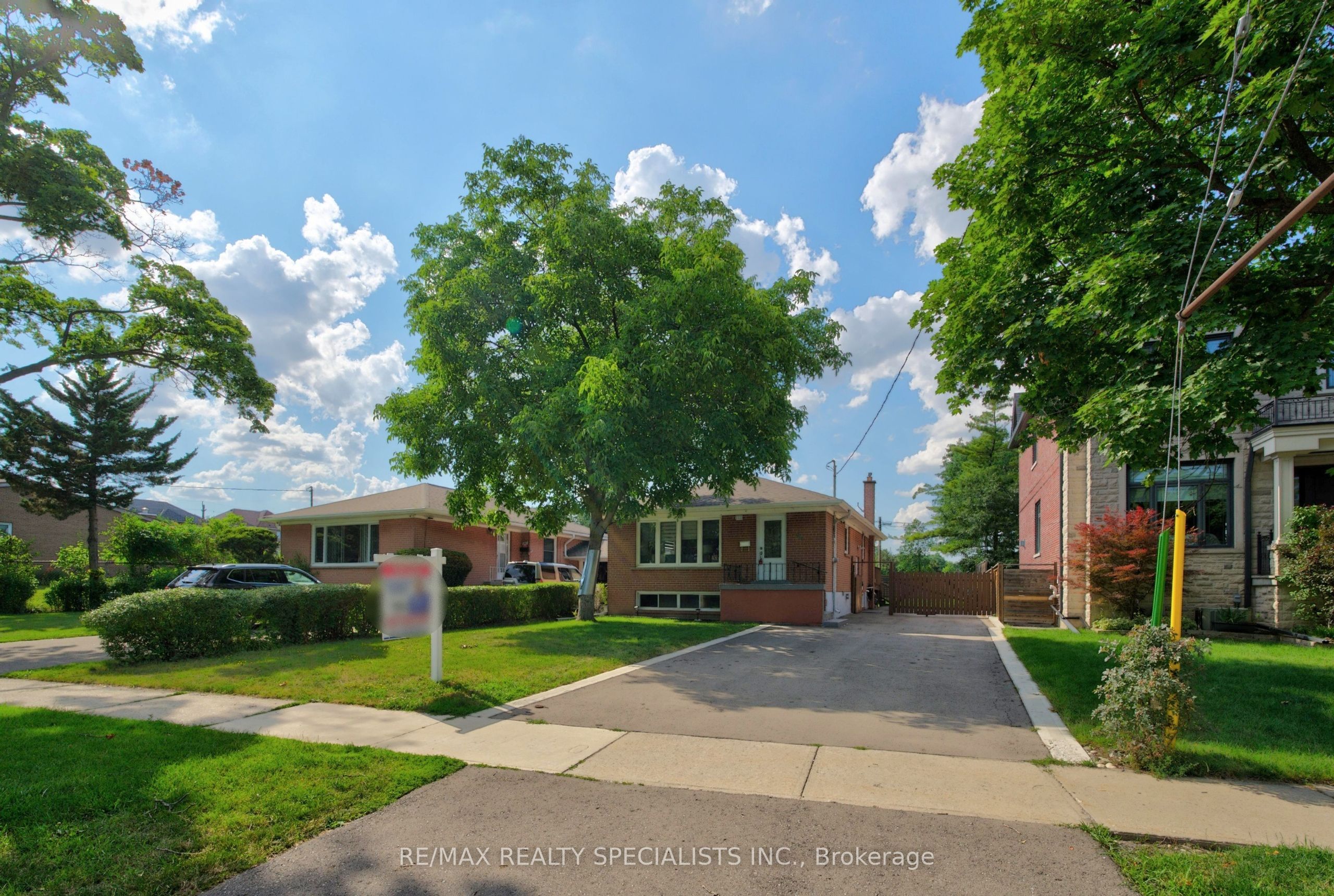 94 Eringate Drive, Toronto, ON M9C 3Z6 photo 3