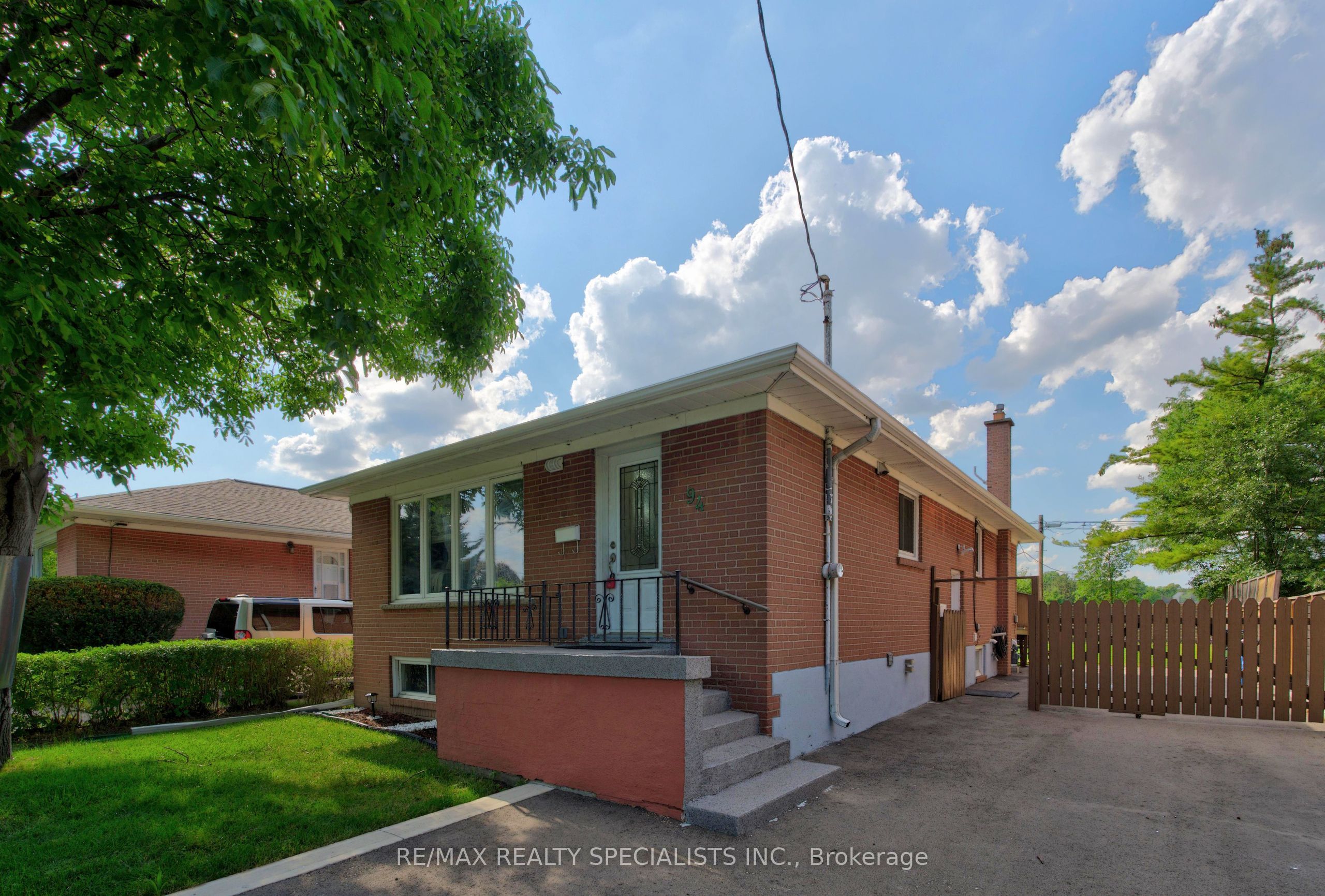 94 Eringate Drive, Toronto, ON M9C 3Z6 photo 4