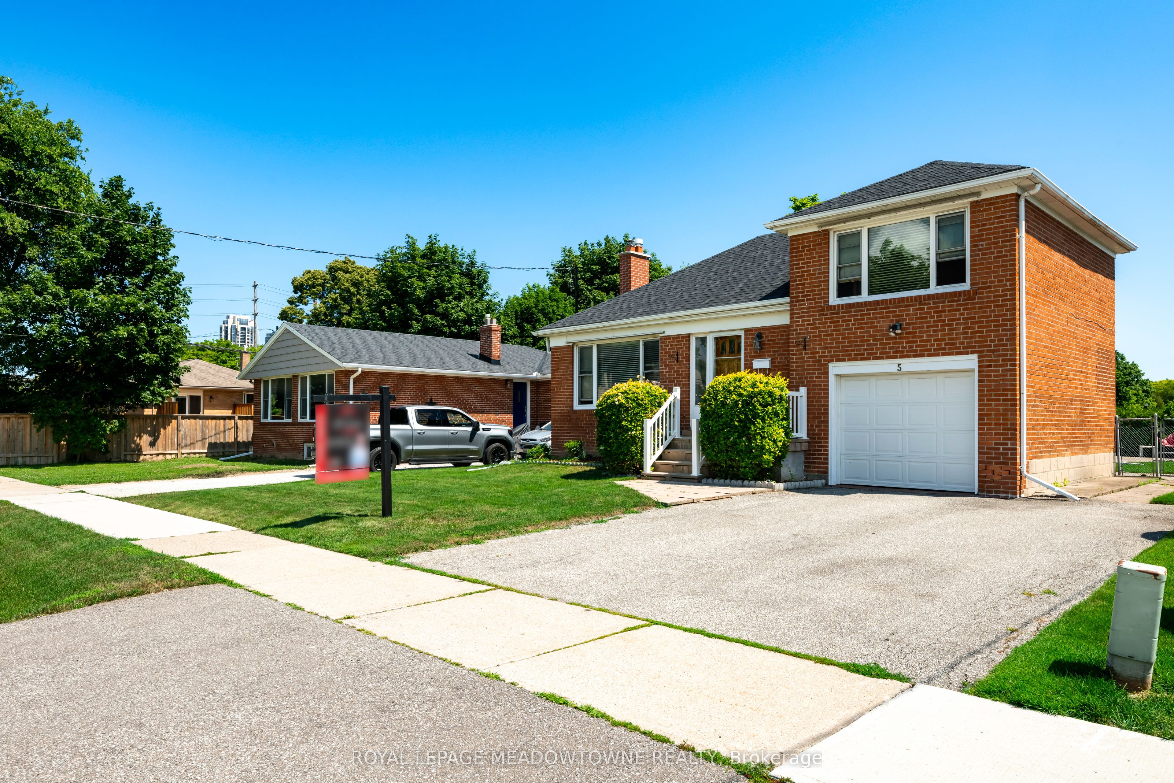 5 Boreal Road, Toronto, ON M9C 2E9 photo 2