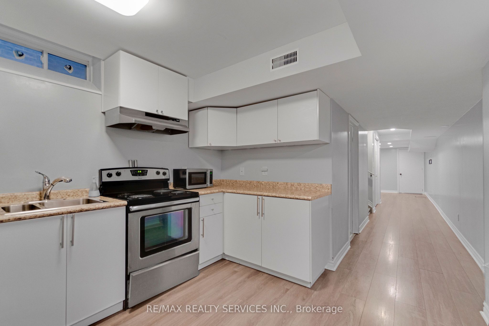 28 Manzanita Crescent Bsmt, Brampton, ON L7A 0C4 photo 4