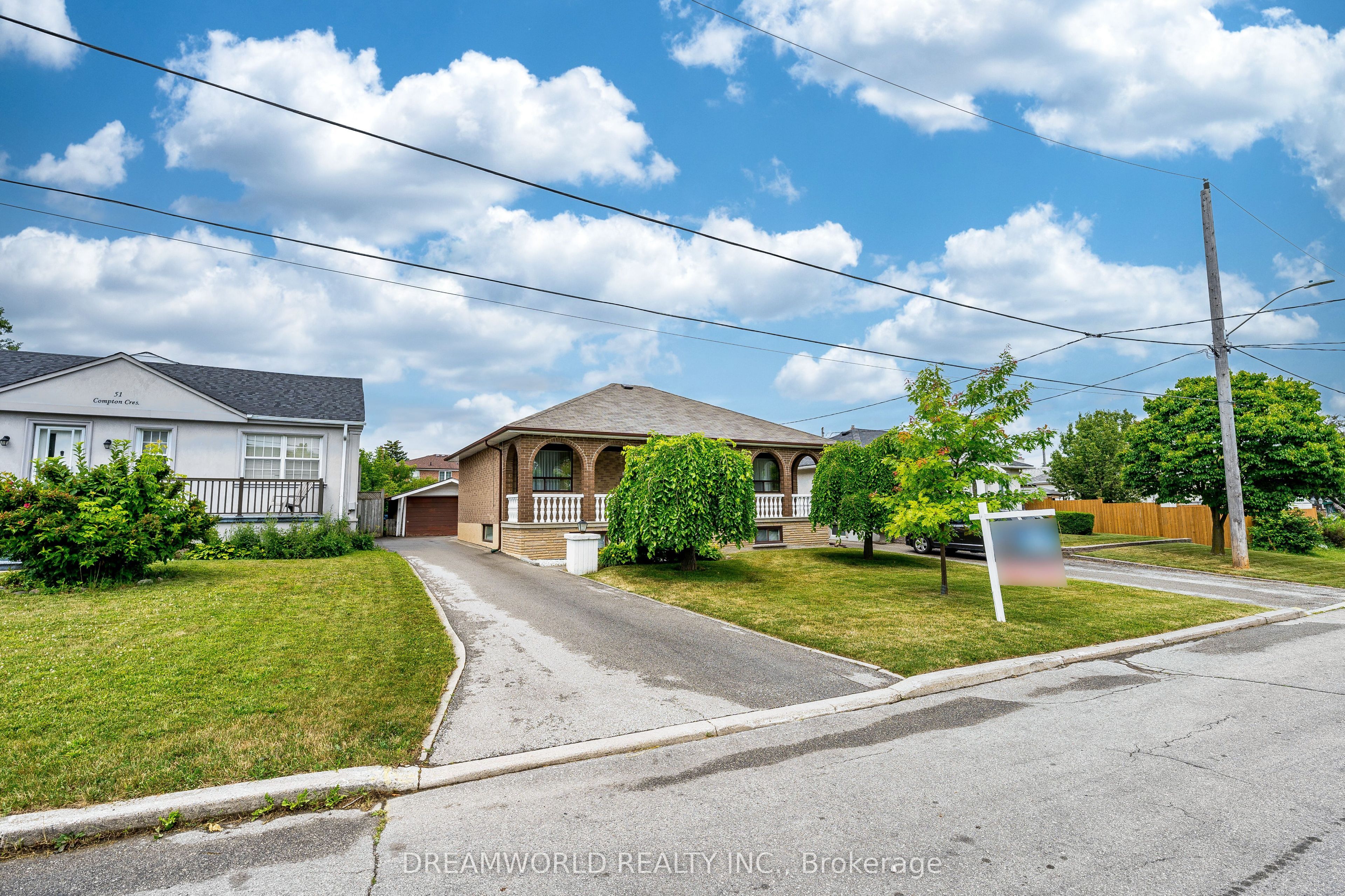 53 Compton Crescent, Toronto, ON M3M 2C3