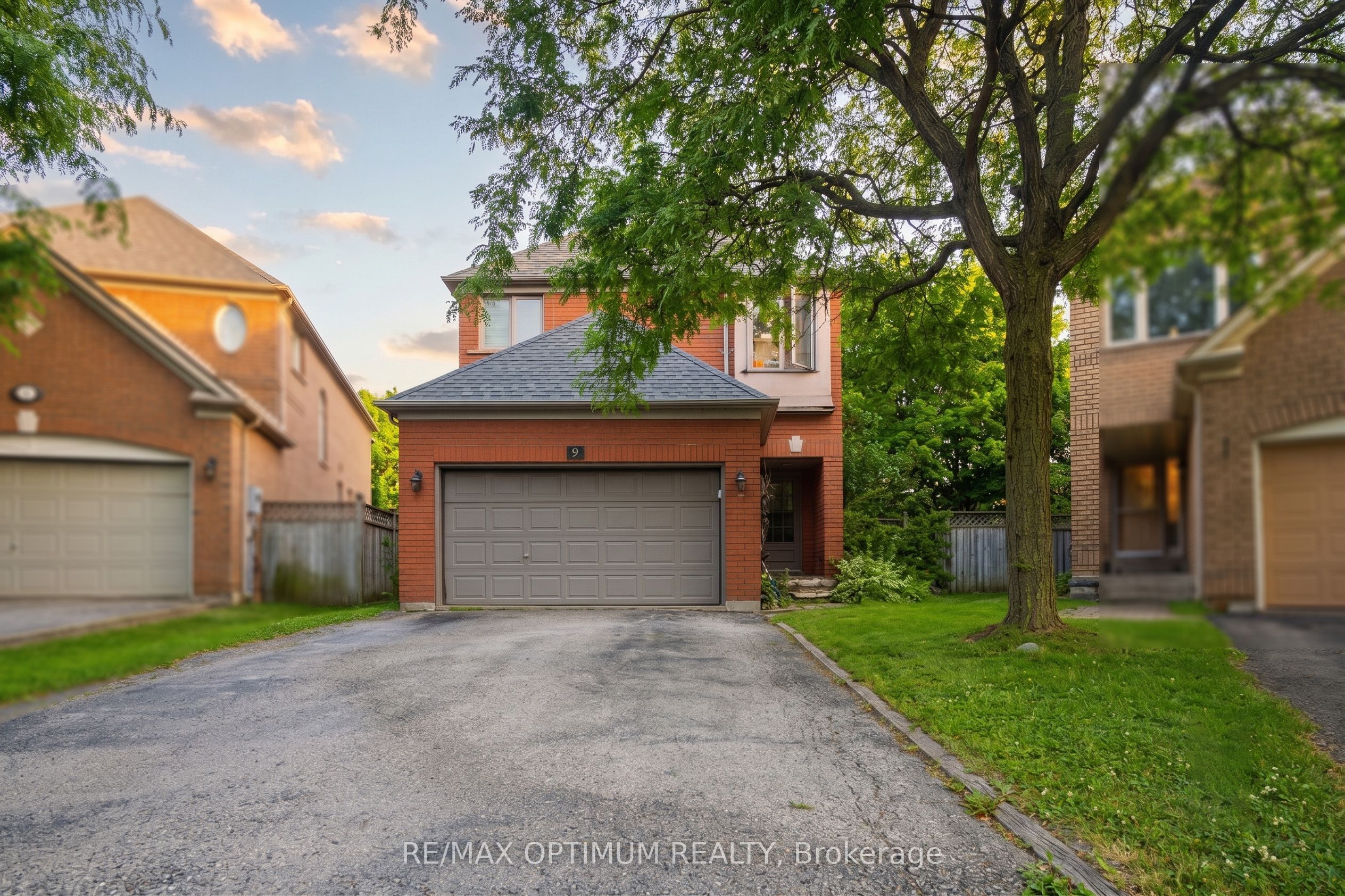 9 Inwood Place, Brampton, ON L6R 1T2 photo 2