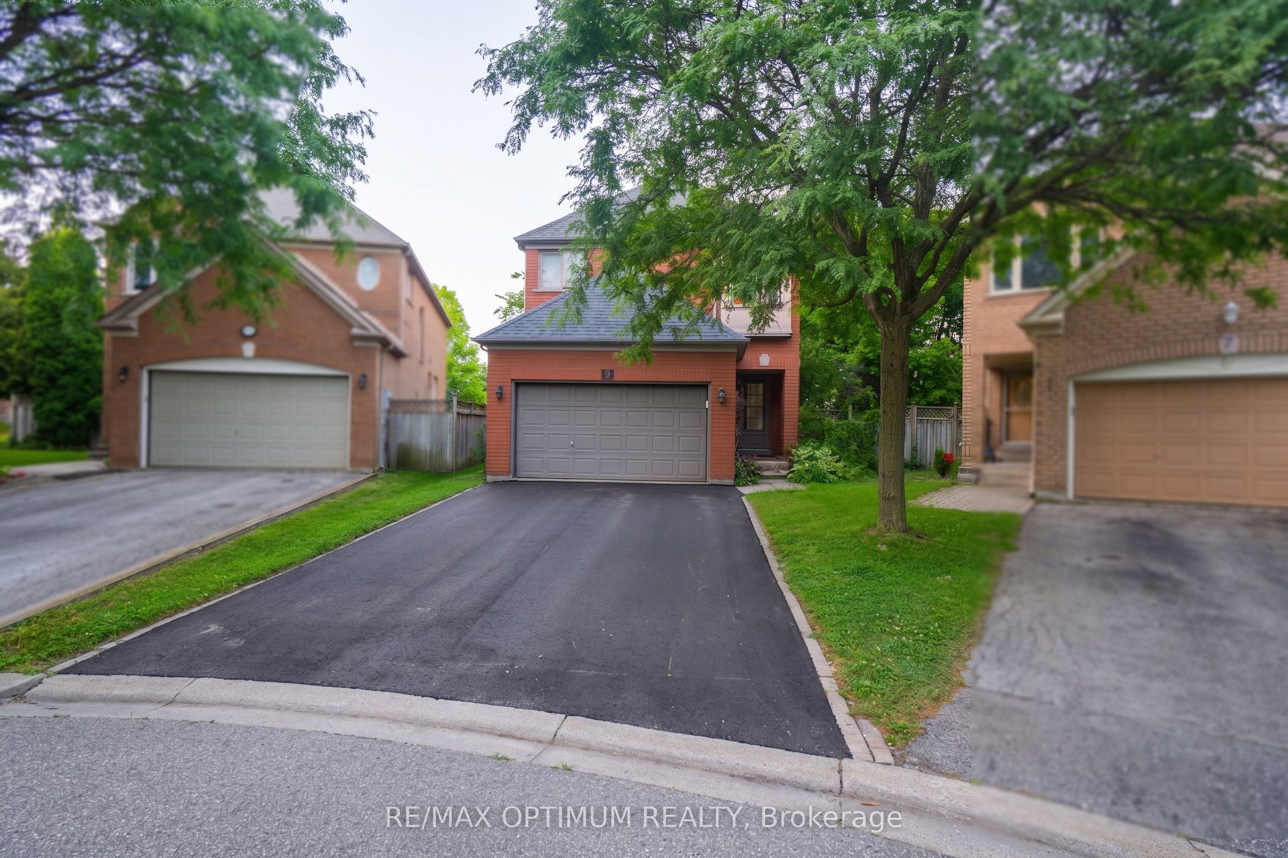 9 Inwood Place, Brampton, ON L6R 1T2 photo 3