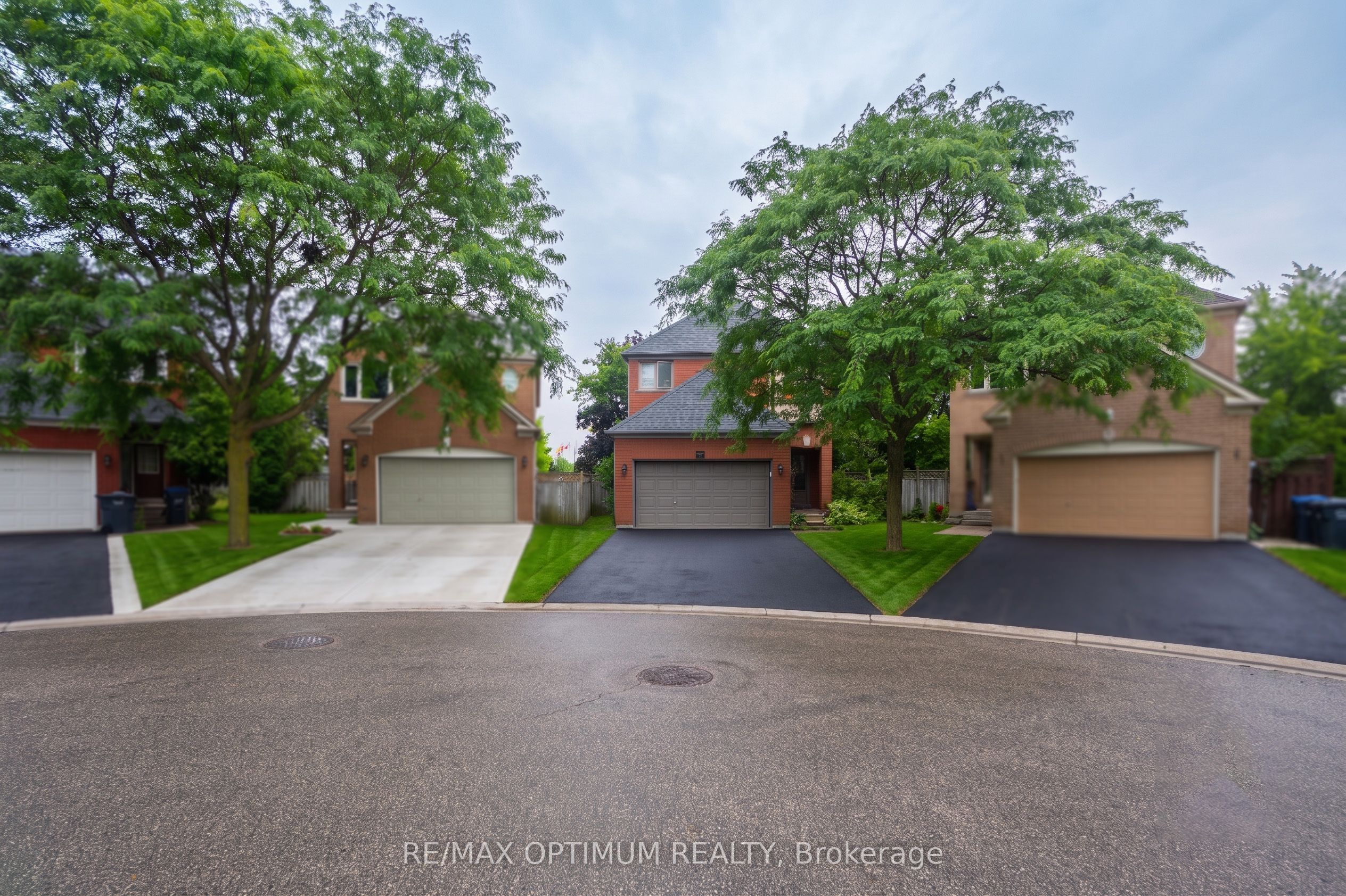 9 Inwood Place, Brampton, ON L6R 1T2 photo 4