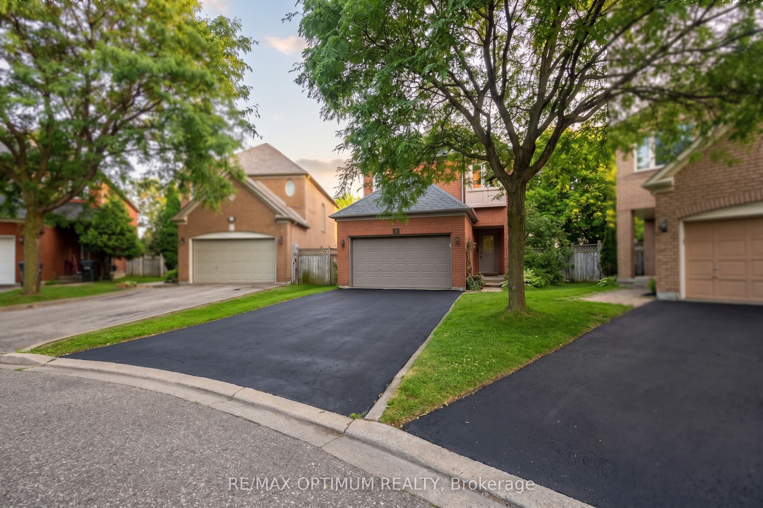 9 Inwood Place, Brampton, ON L6R 1T2 photo 5