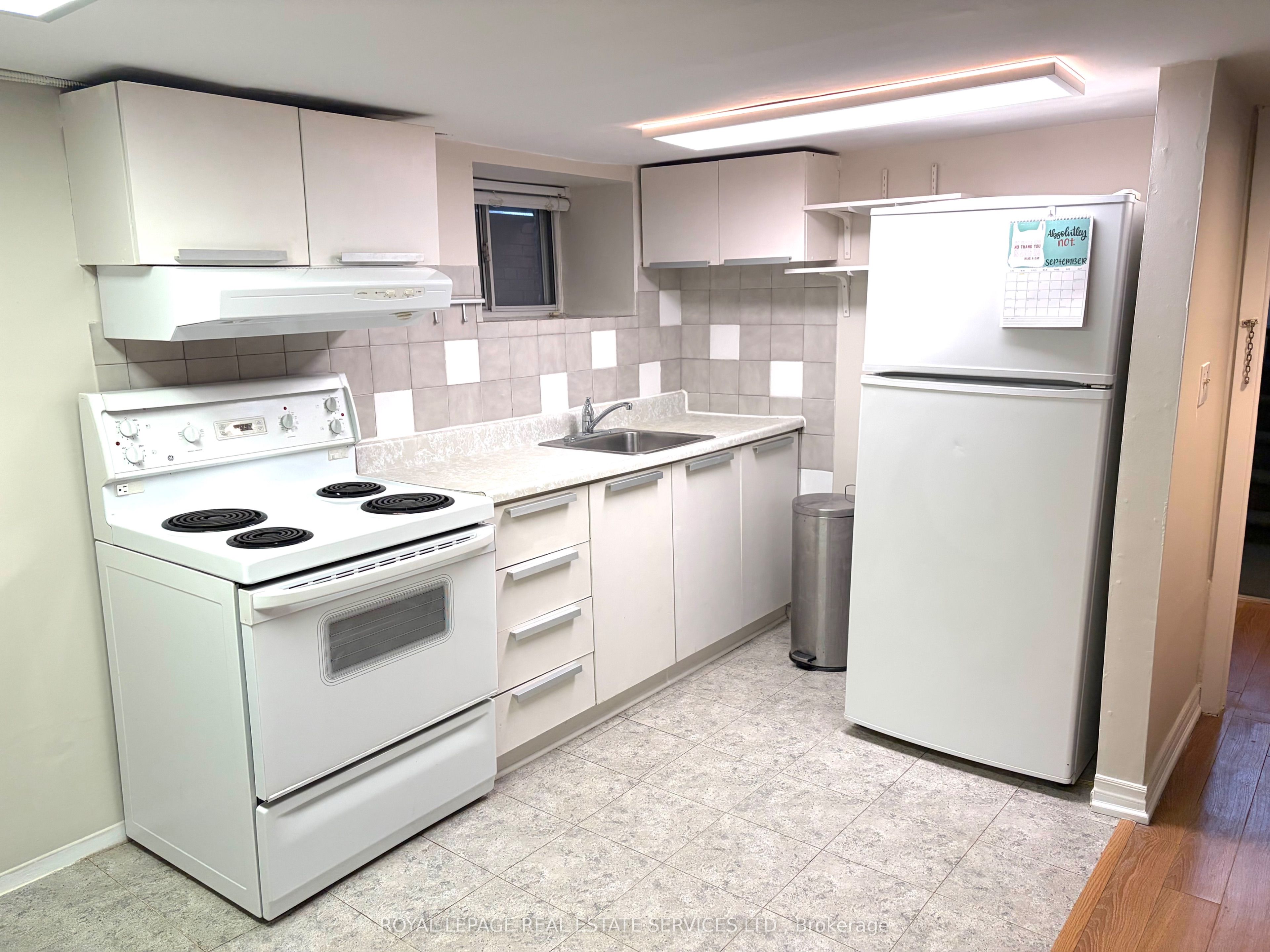 187 Geoffrey Street Basement, Toronto, ON M6R 1P6 photo 5