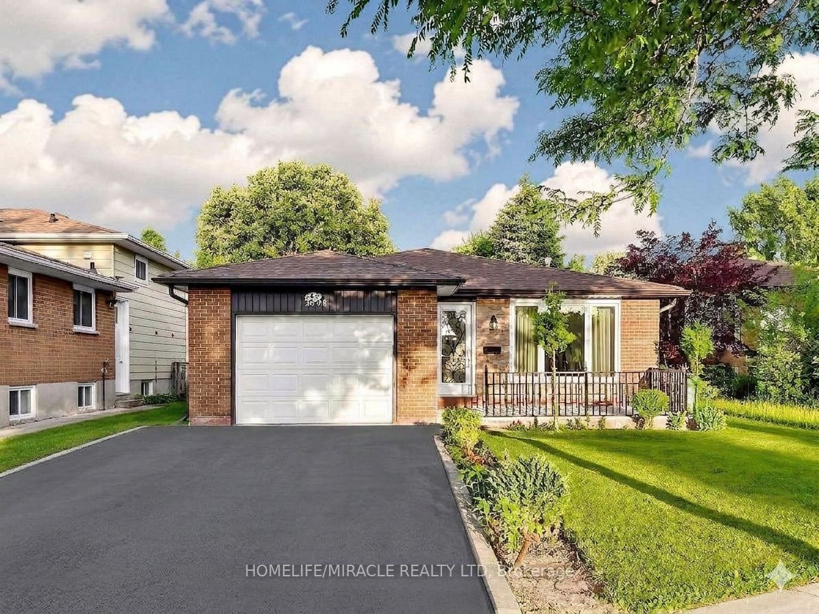 3694 Brandon Gate Drive, Mississauga, ON L4T 3M8 photo 4