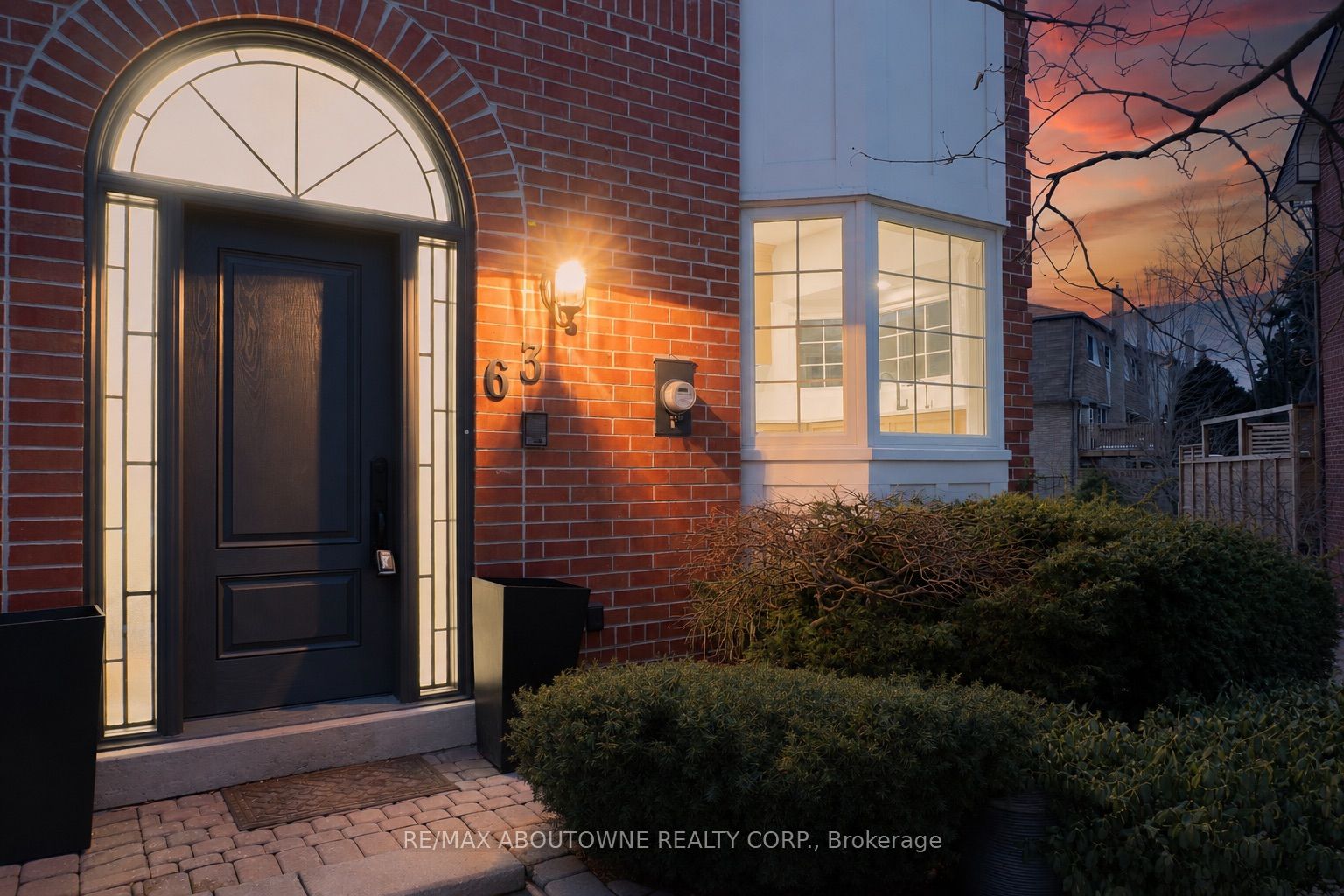 63 Tradewind Drive, Oakville, ON L6L 6K8 photo 4