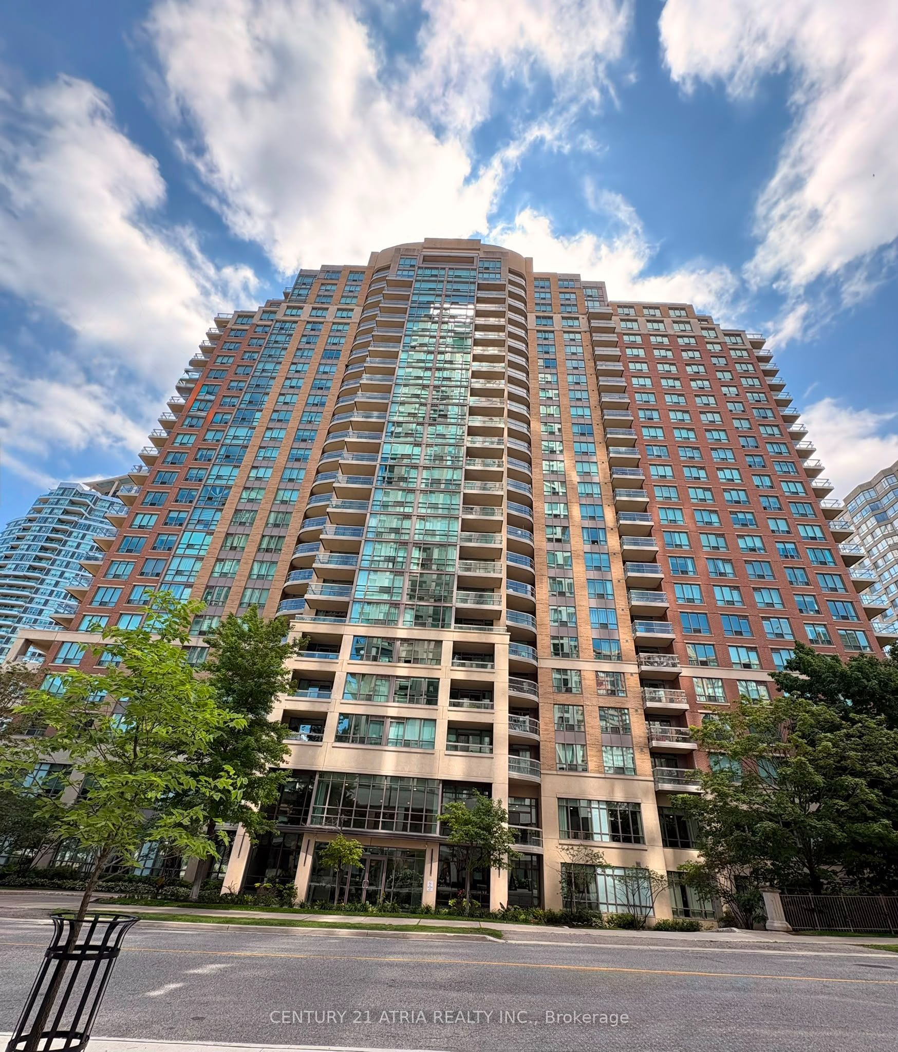 156 Enfield Place 1801, Mississauga, ON L5B 4L8