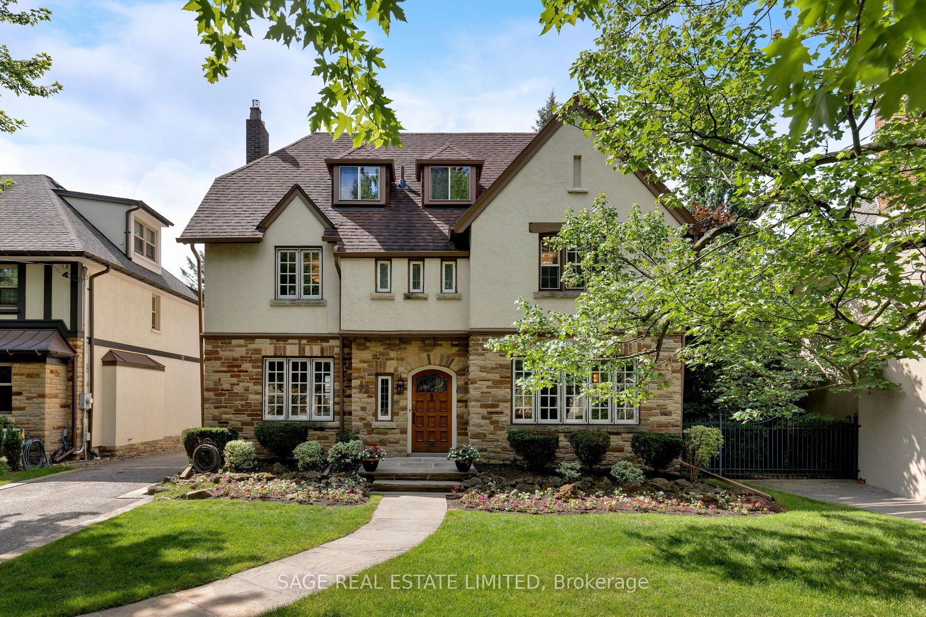 78 The Kingsway, Toronto, ON M8X 2T5 photo 2