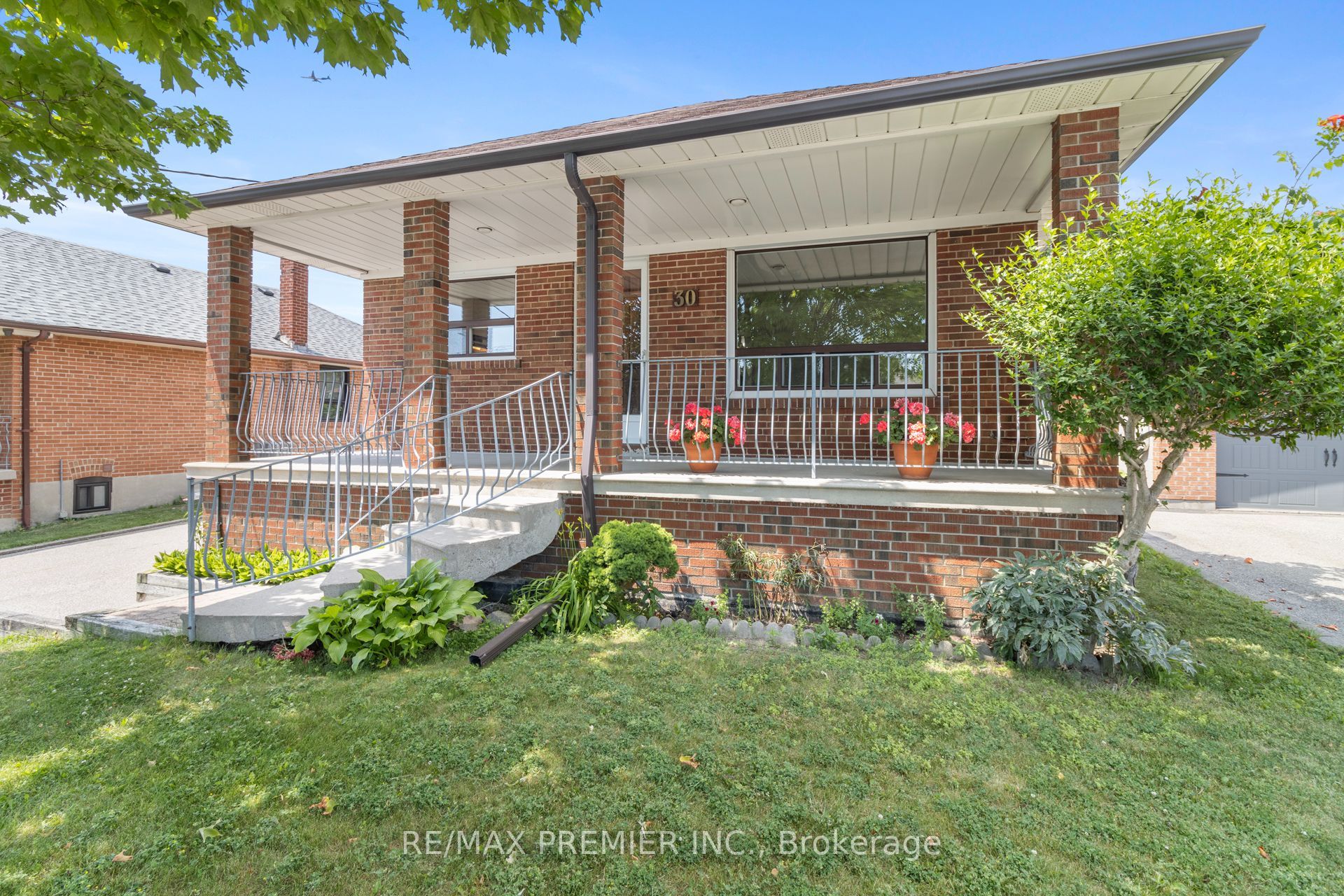 30 Forthbridge Crescent, Toronto, ON M3M 2A1 photo 2