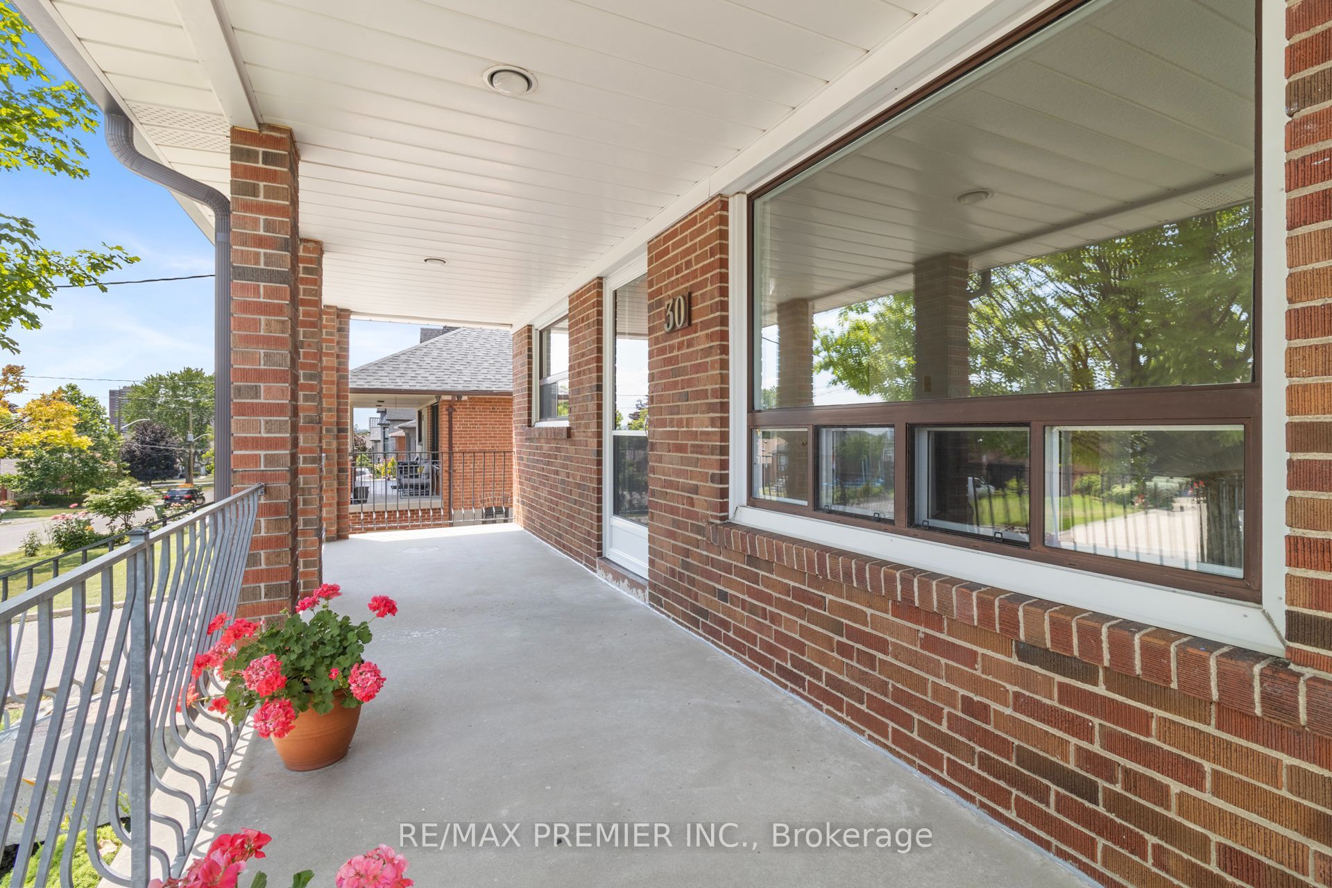 30 Forthbridge Crescent, Toronto, ON M3M 2A1 photo 3