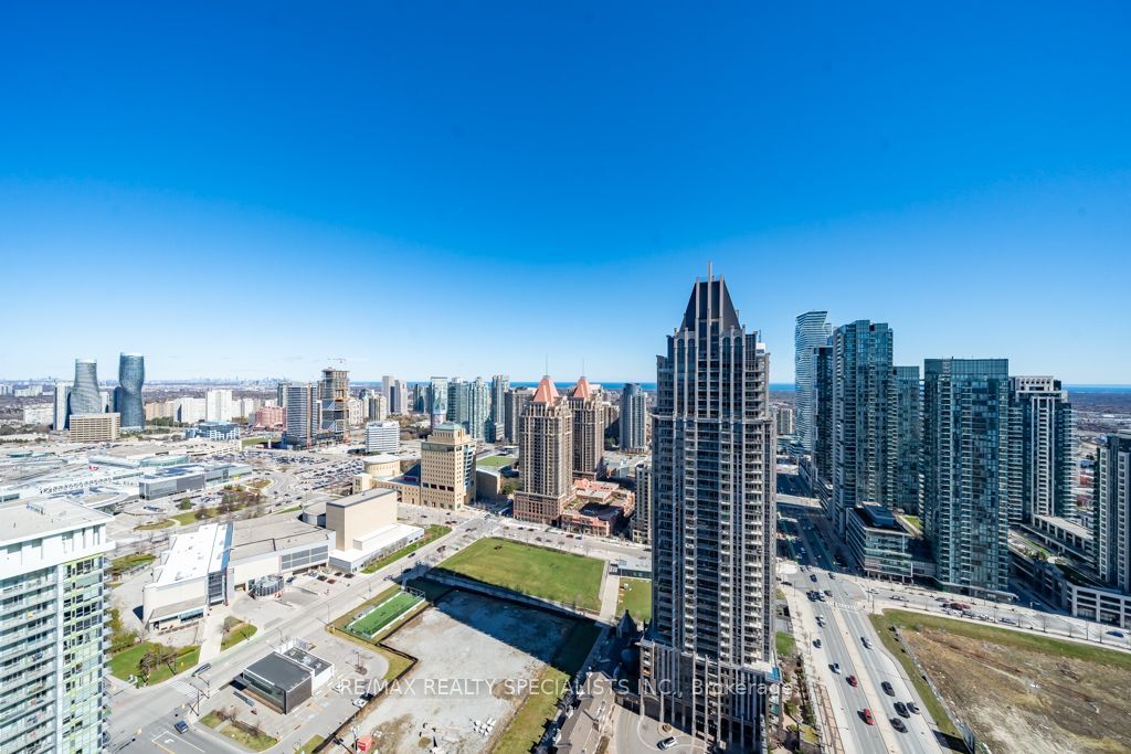 385 Prince of Wales Drive 3506, Mississauga, ON L5B 0C6 photo 3