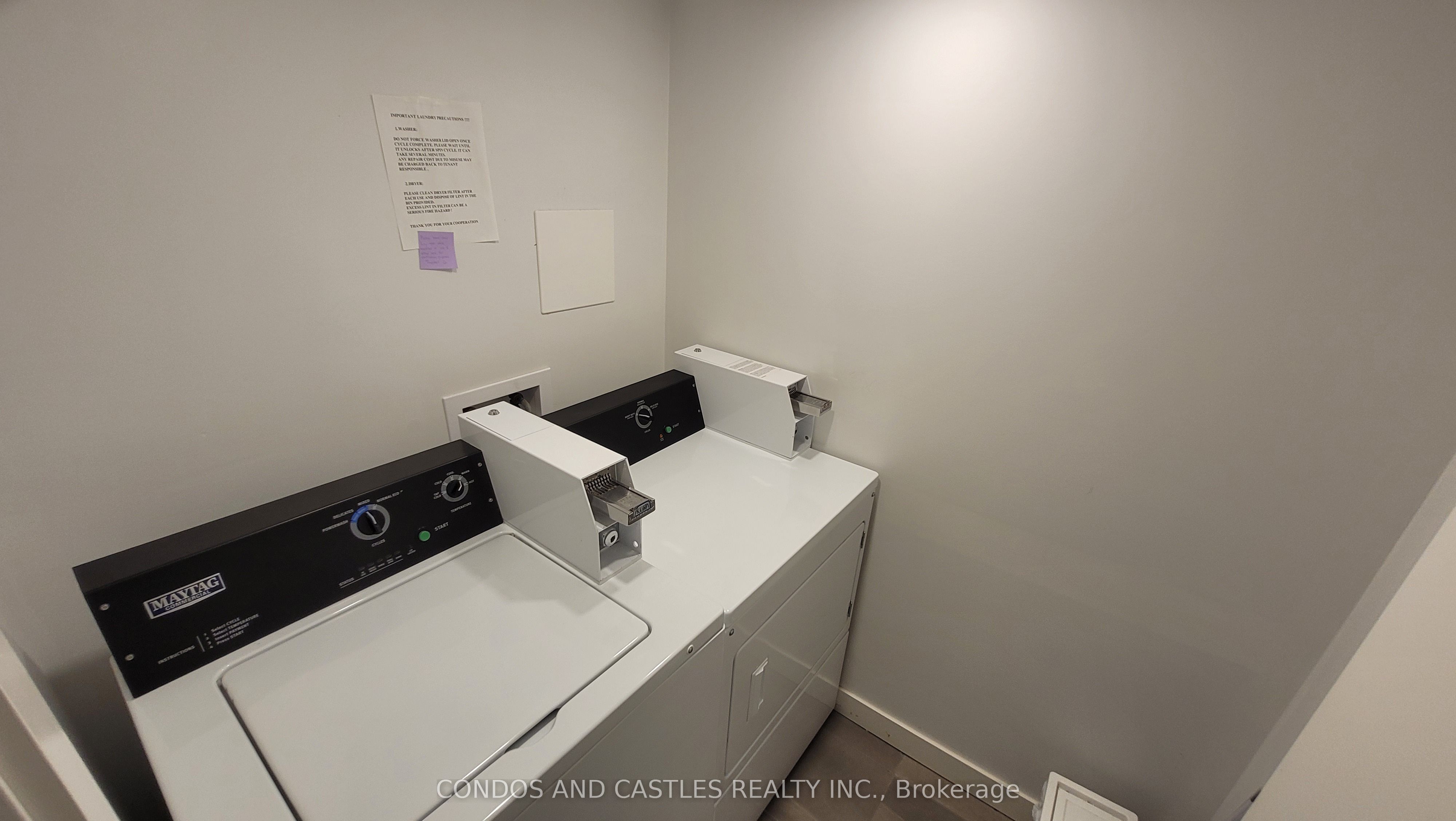 203 Fern Avenue Lower, Toronto, ON M6R 1K5 photo 4