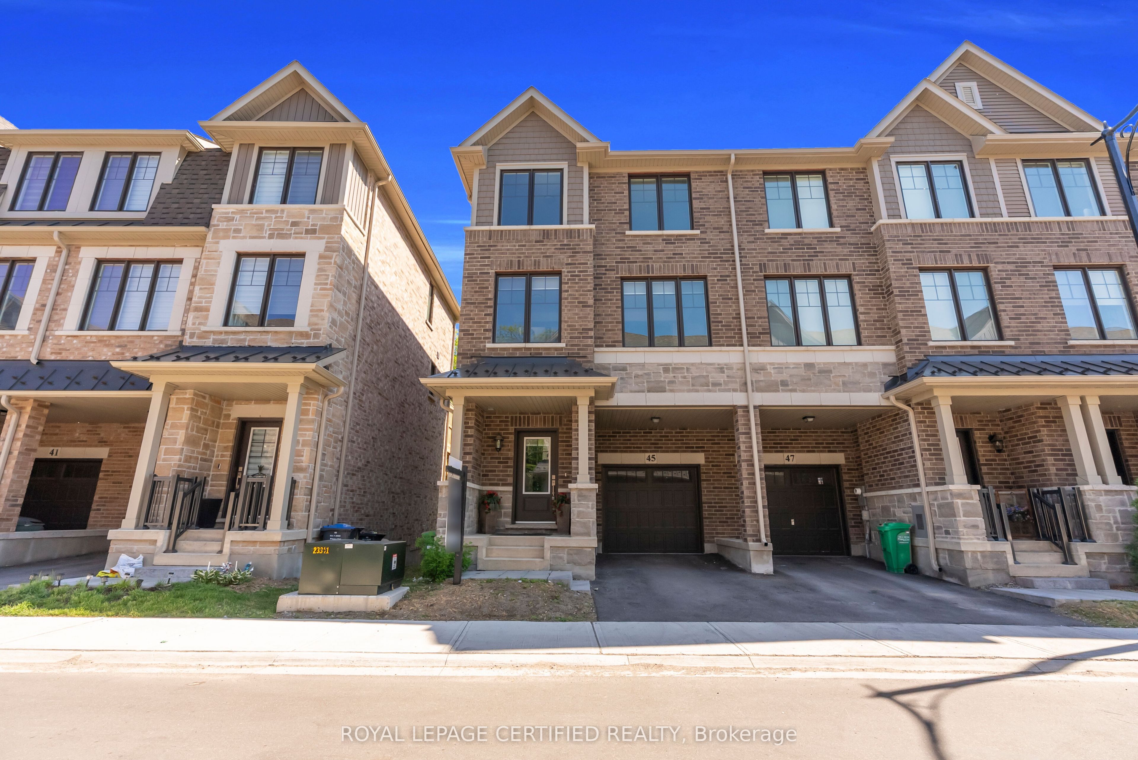 45 Folcroft Street, Brampton, ON L6Y 6L3 photo 2