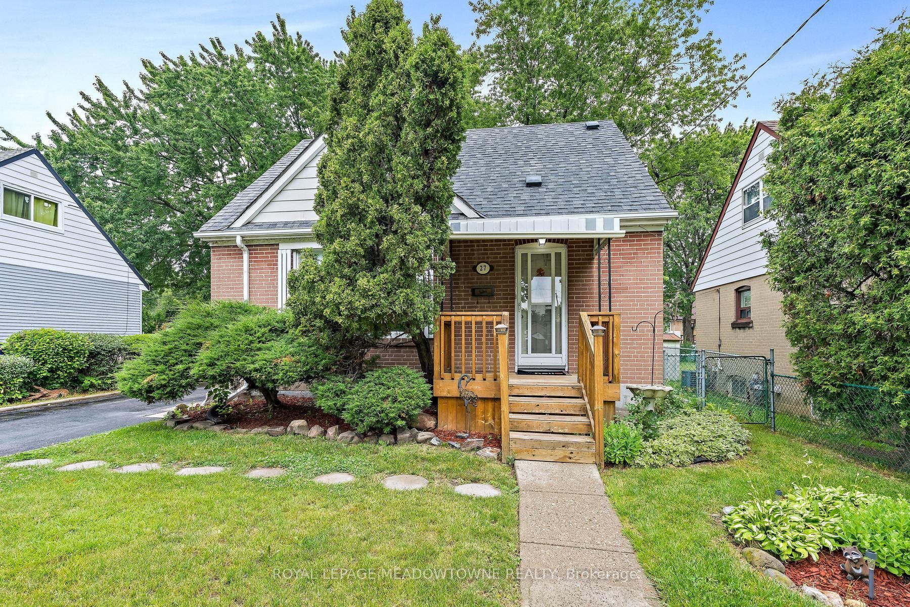 27 Hatfield Crescent, Toronto, ON M9W 3R7 photo 4