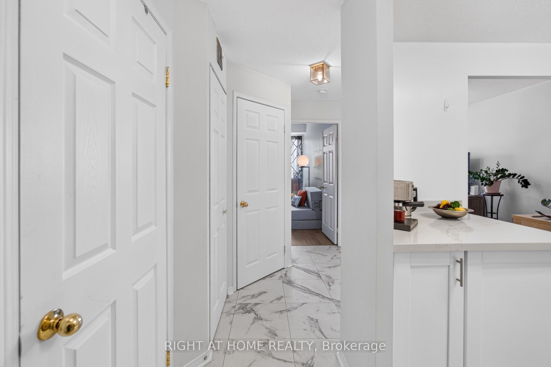 32 Tannery Street 607, Mississauga, ON L5M 6T6 photo 4