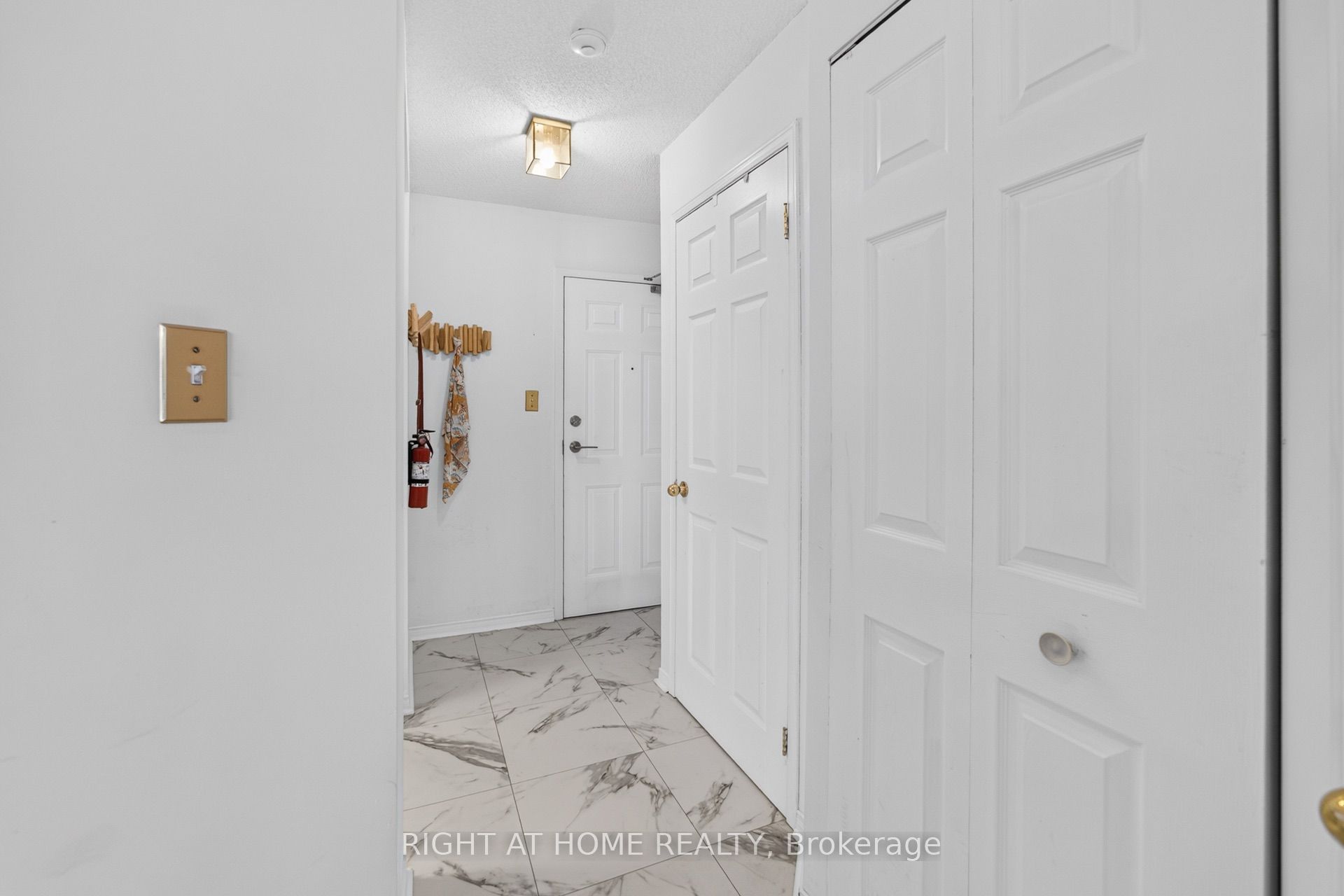 32 Tannery Street 607, Mississauga, ON L5M 6T6 photo 5