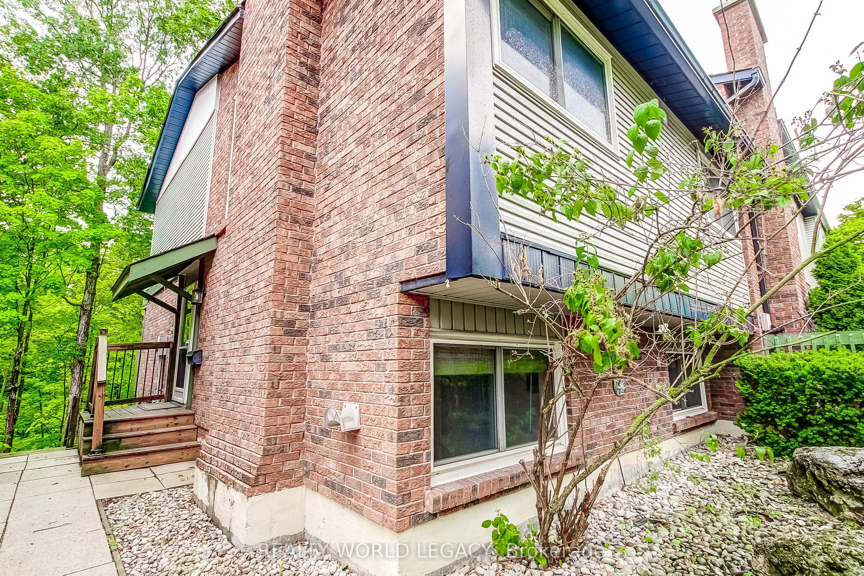 1580 Kerns Road 1, Burlington, ON L7P 3A7 photo 4