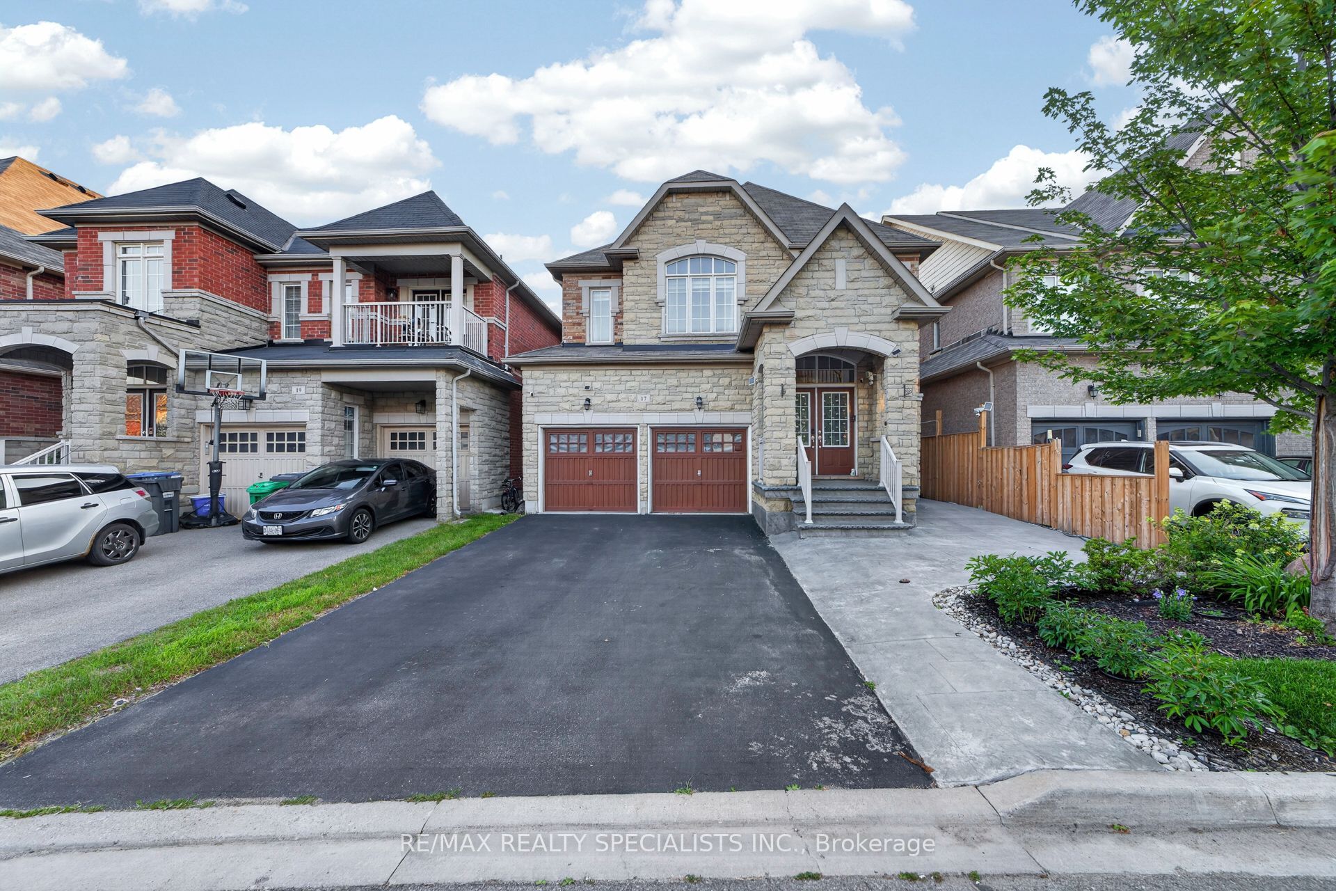 17 Tysonville Circle, Brampton, ON L7A 4A6 photo 3