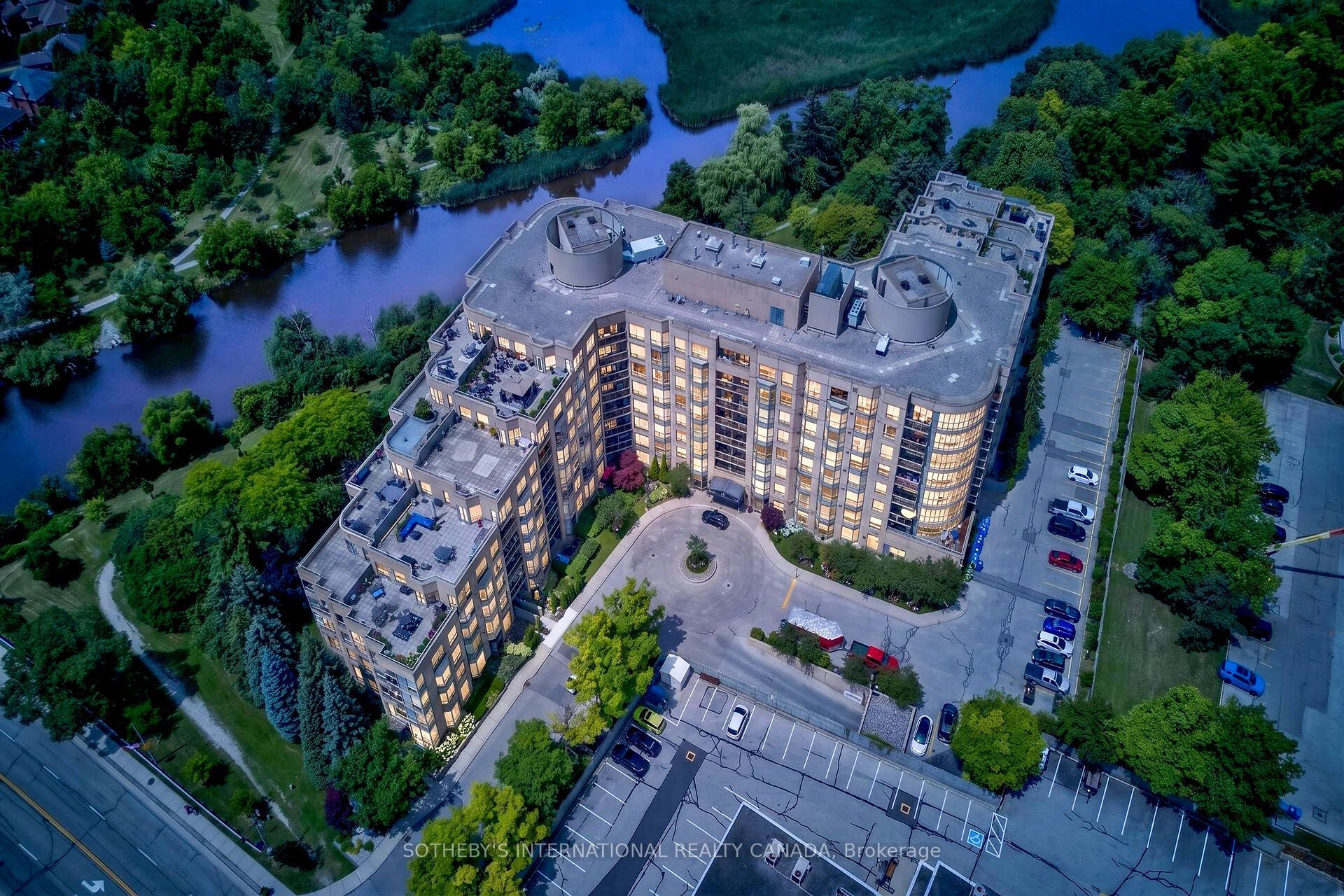 2511 Lakeshore Road W 705, Oakville, ON L6L 6L9
