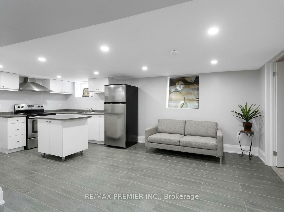 37 Silvercrest Avenue Lower, Toronto, ON M8W 2S3 photo 5