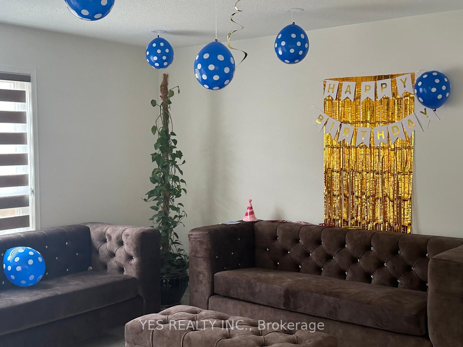52 Hollingsworth Circle, Brampton, ON L7A 0J7 photo 2