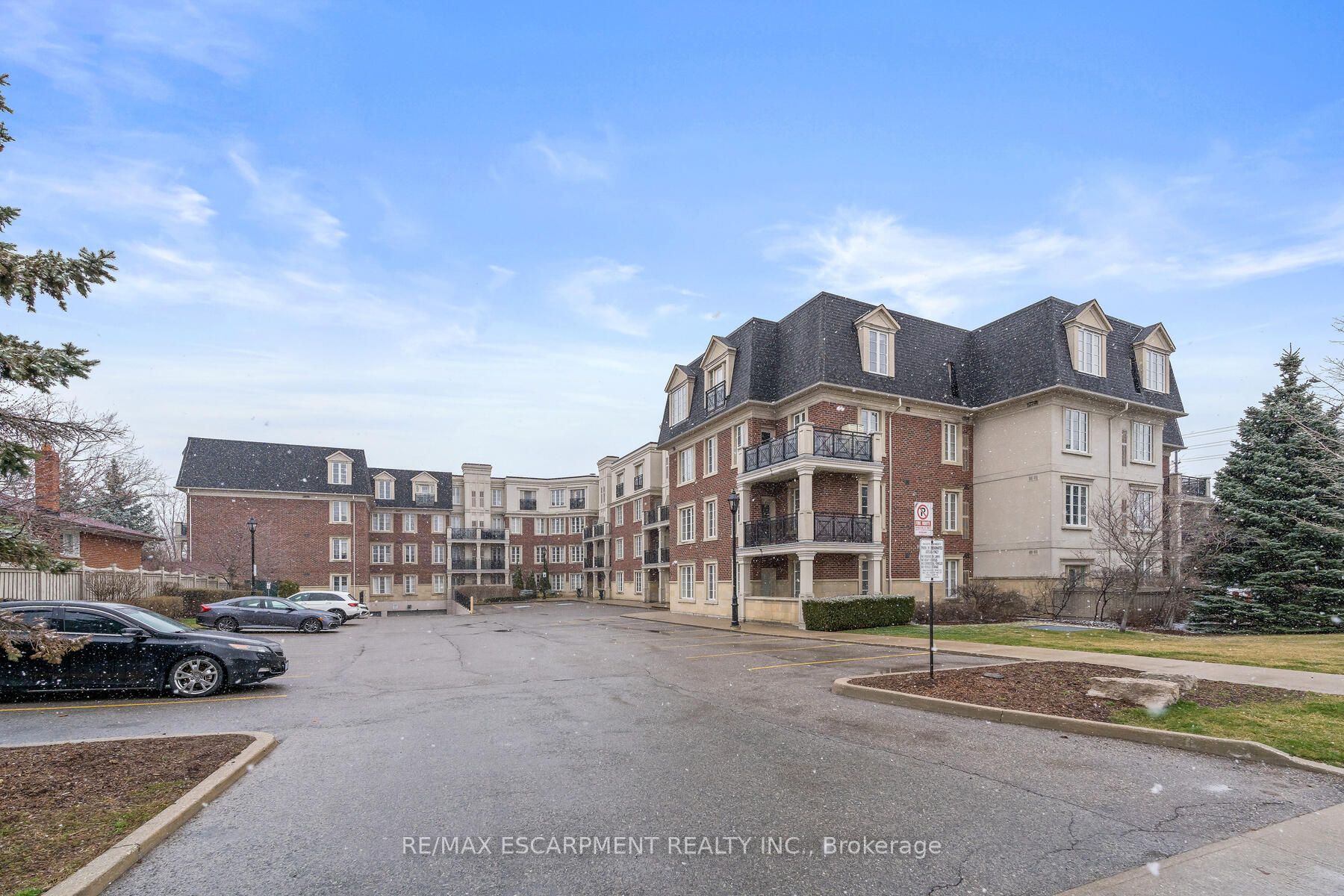 3351 Cawthra Road 116, Mississauga, ON L5A 4N5 photo 2