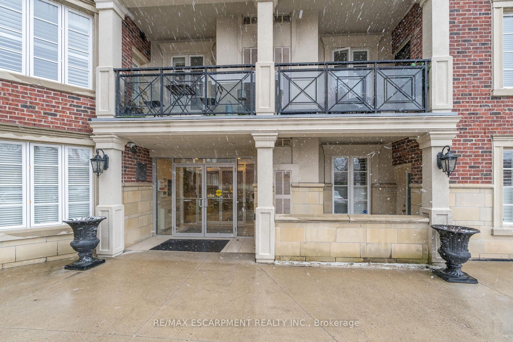 3351 Cawthra Road 116, Mississauga, ON L5A 4N5 photo 3