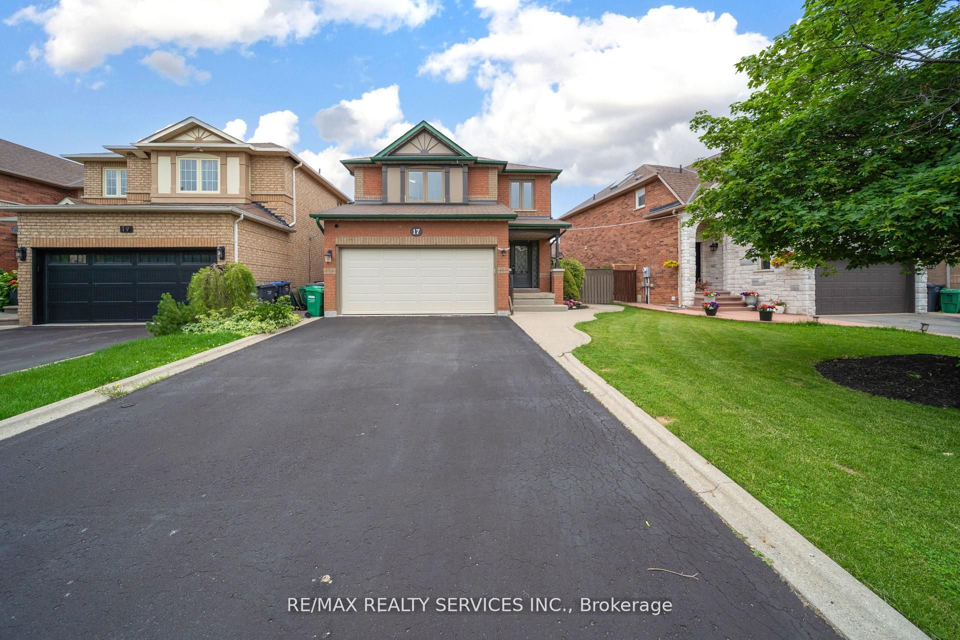 17 National Crescent, Brampton, ON L7A 1H1