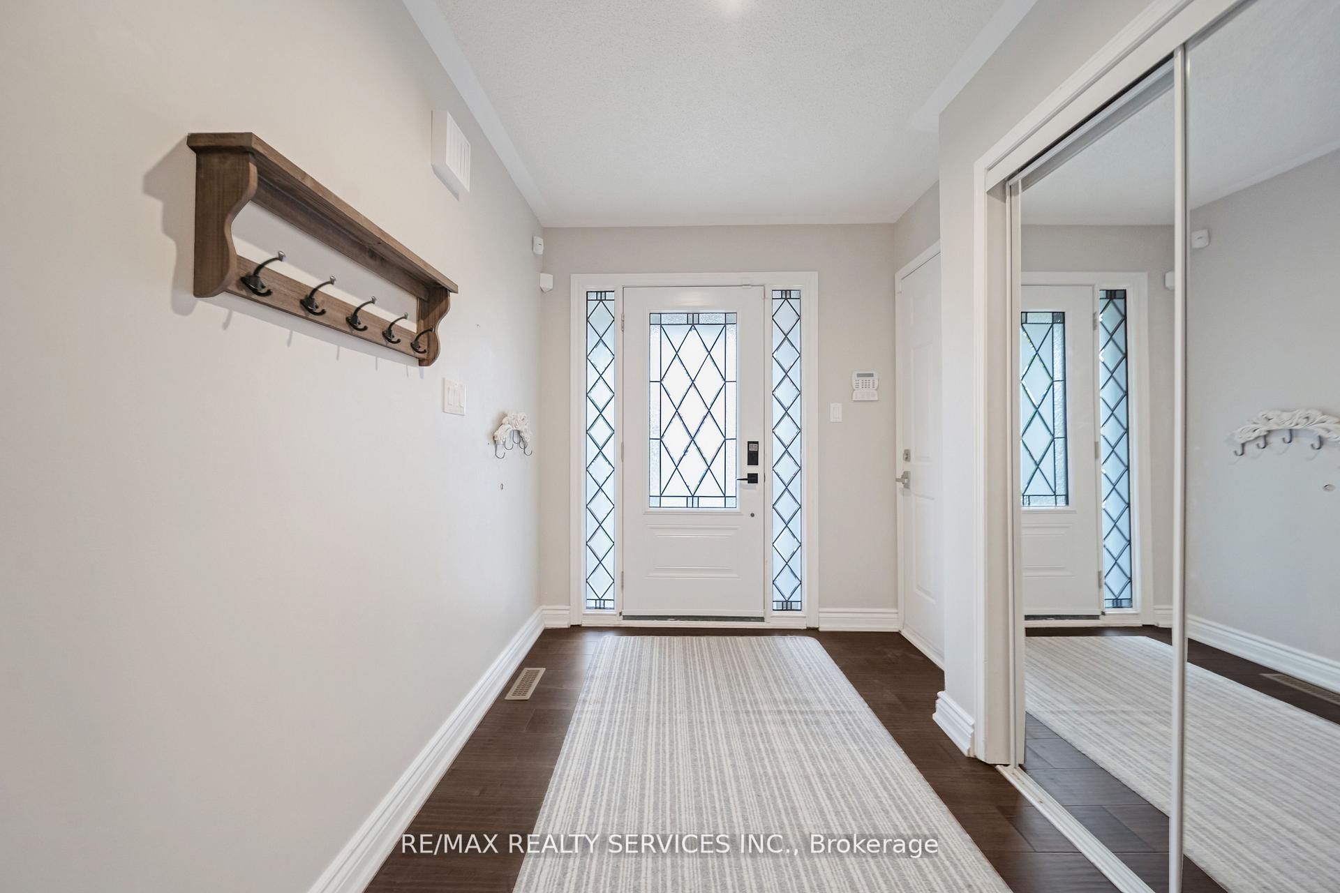 17 National Crescent, Brampton, ON L7A 1H1 photo 4