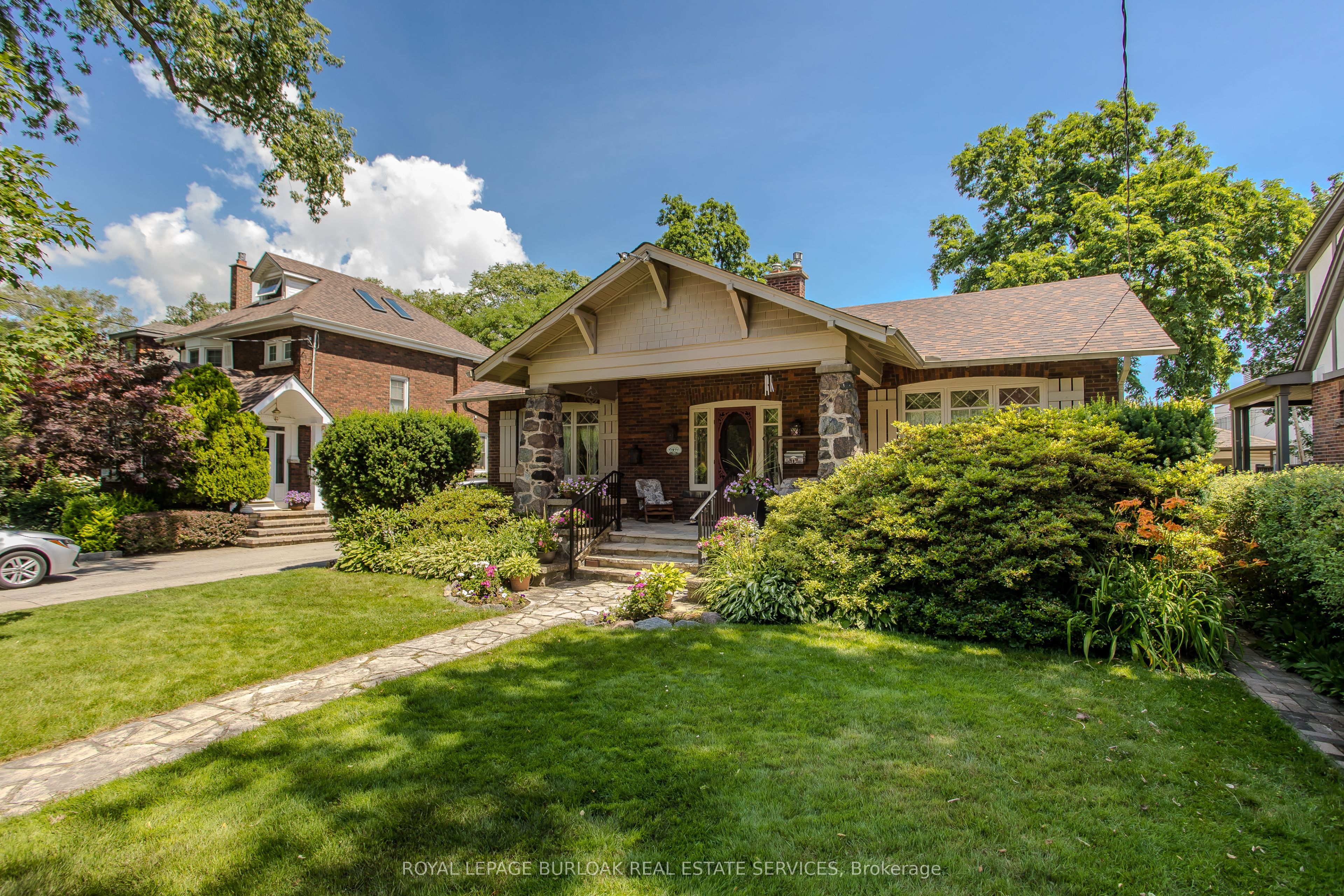 569 Locust Street, Burlington, ON L7S 1V7 photo 3
