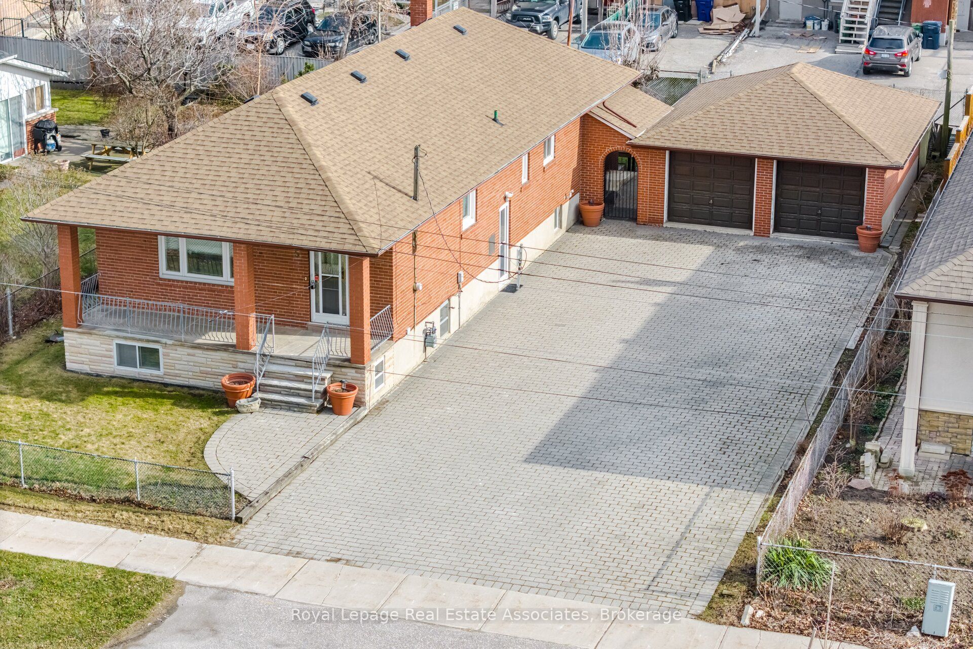 5 Rosewood Avenue, Toronto, ON M8Z 1X3