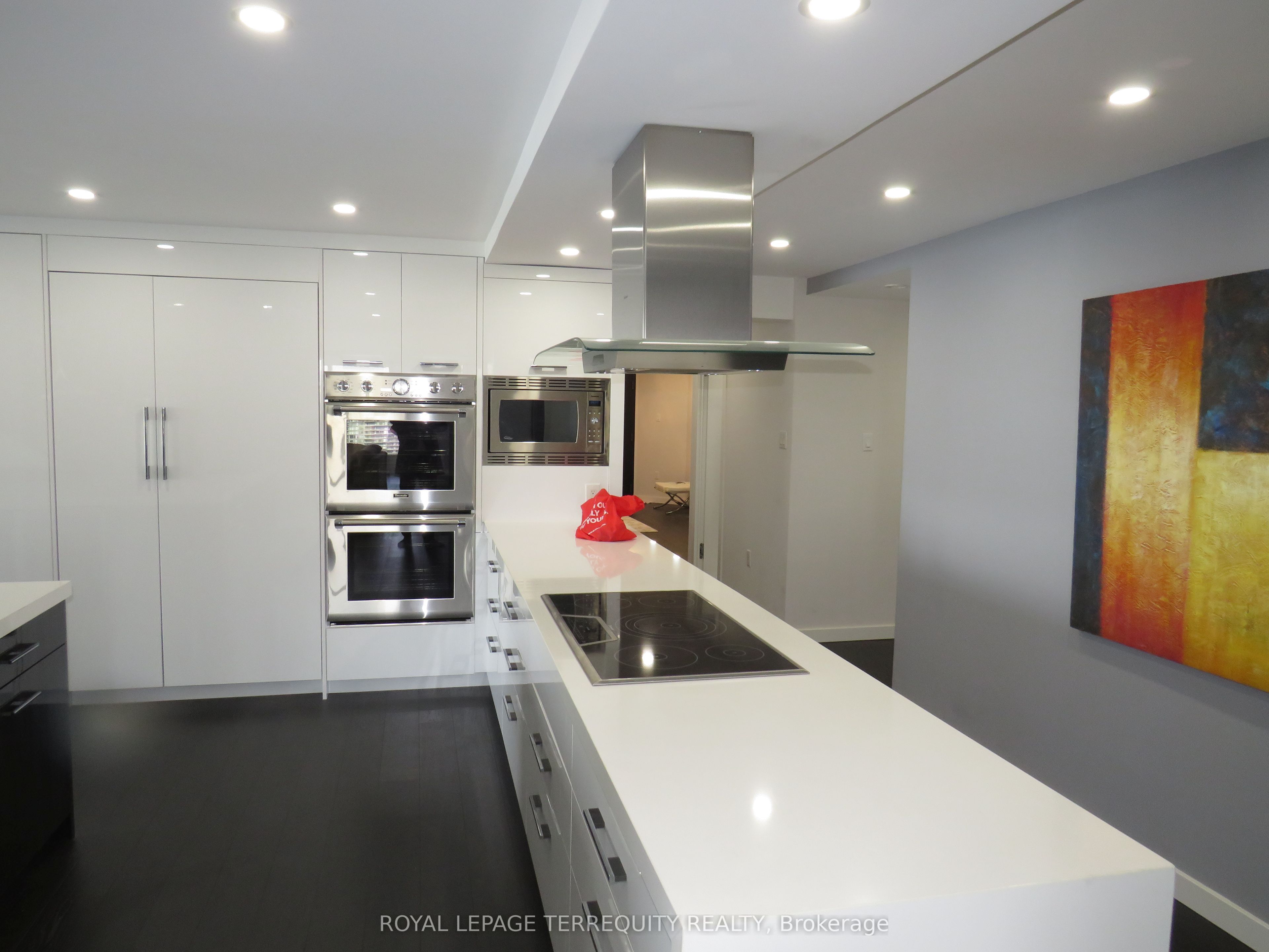2045 Lake Shore Boulevard W 3305, Toronto, ON M8V 2Z6 photo 4
