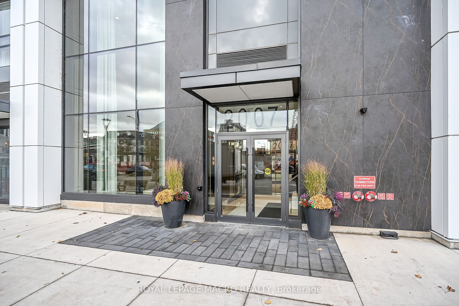 2007 James Street 1707, Burlington, ON L7R 0G7 photo 3
