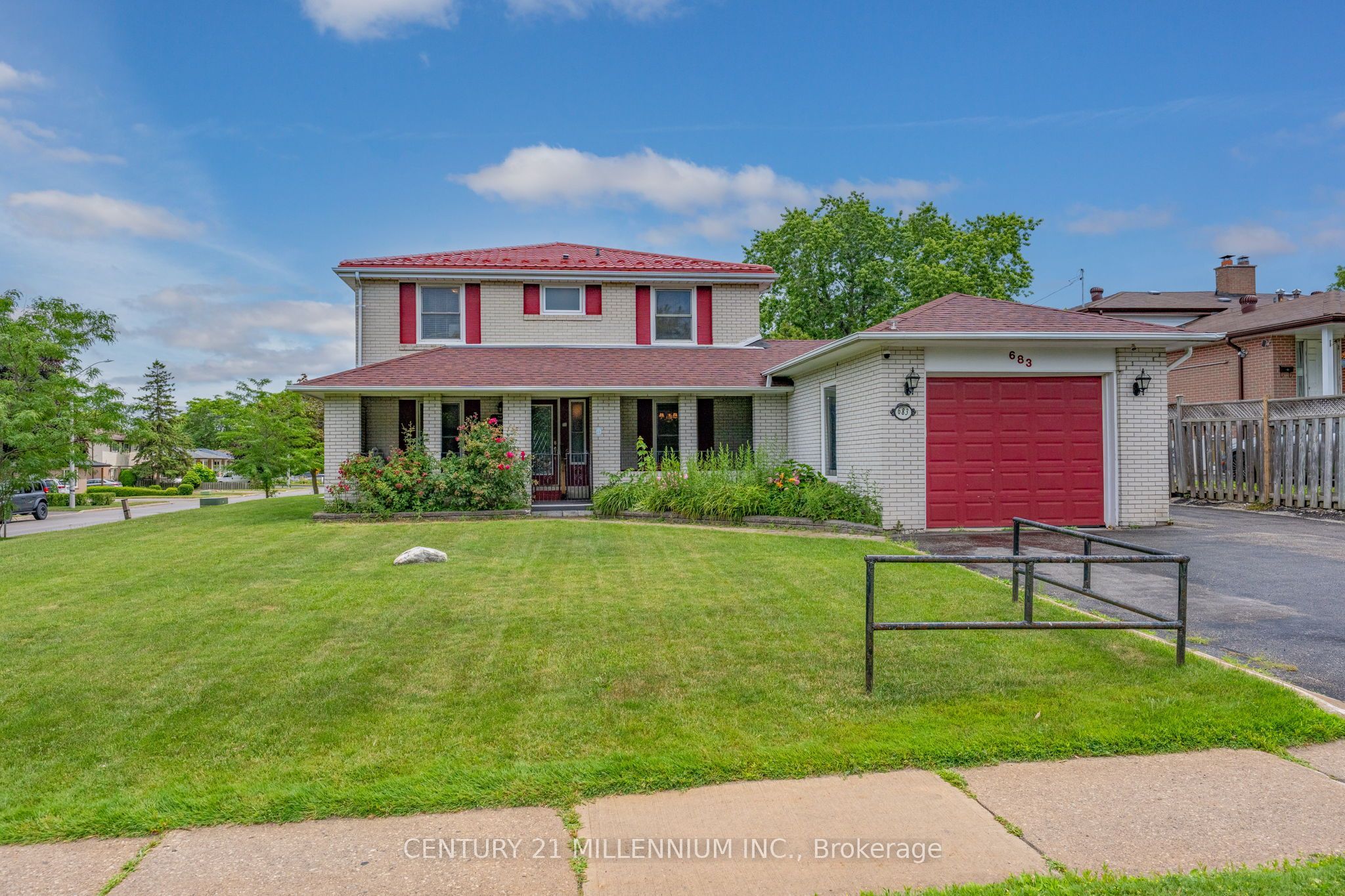 683 Balmoral Drive, Brampton, ON L6T 1W8 photo 2